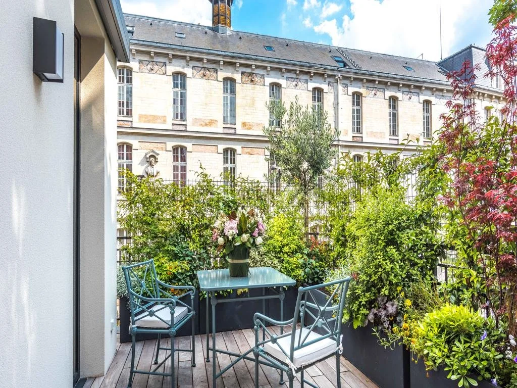 paris corporate housing terrace