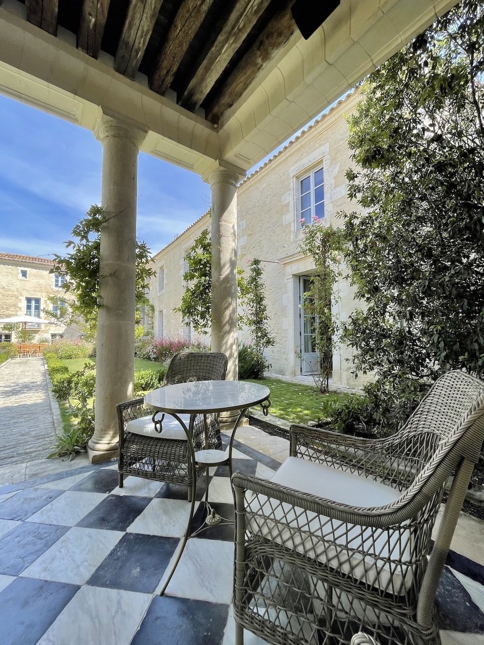 luxury villa Île de Ré garden