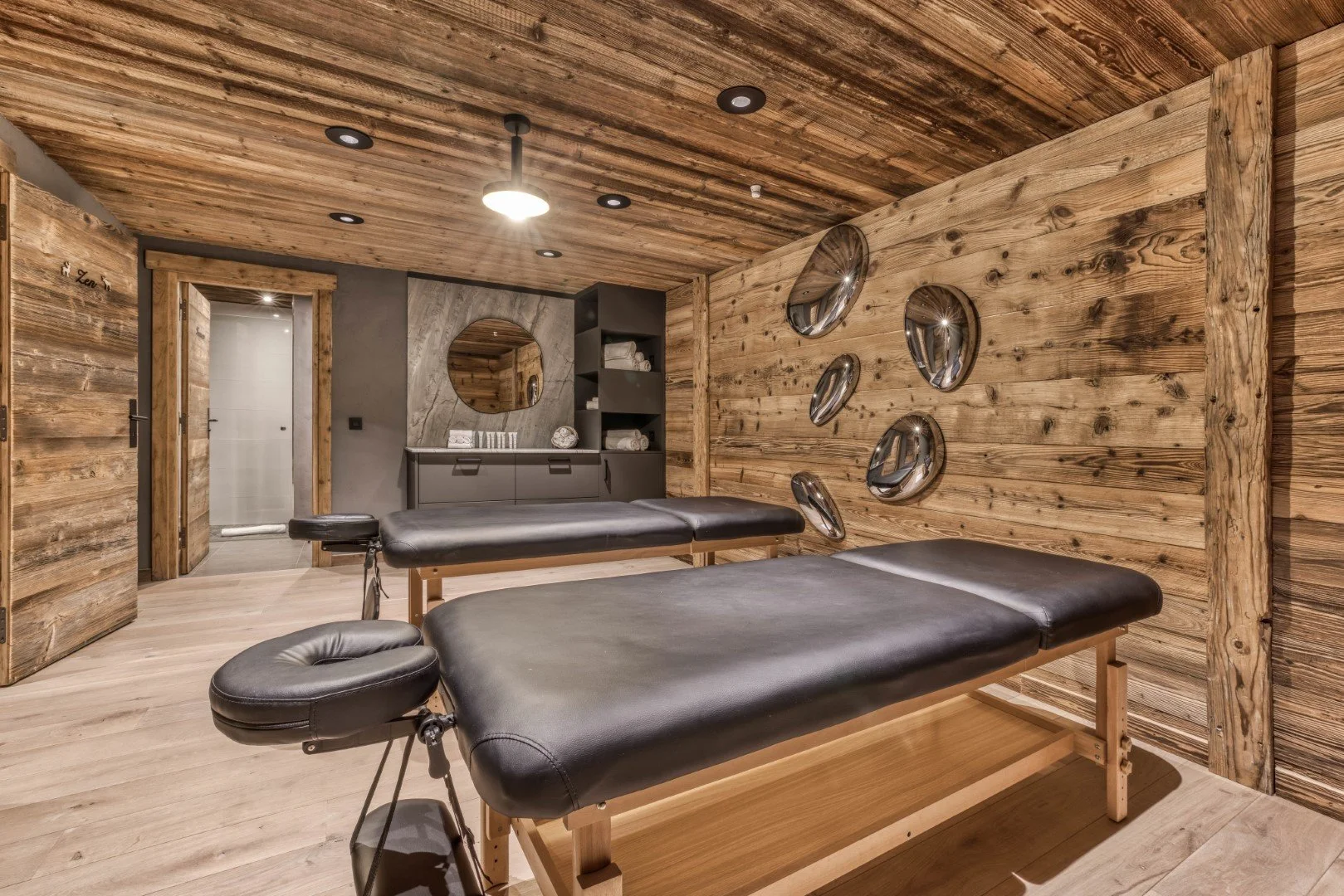 chalet saint gervais massage room