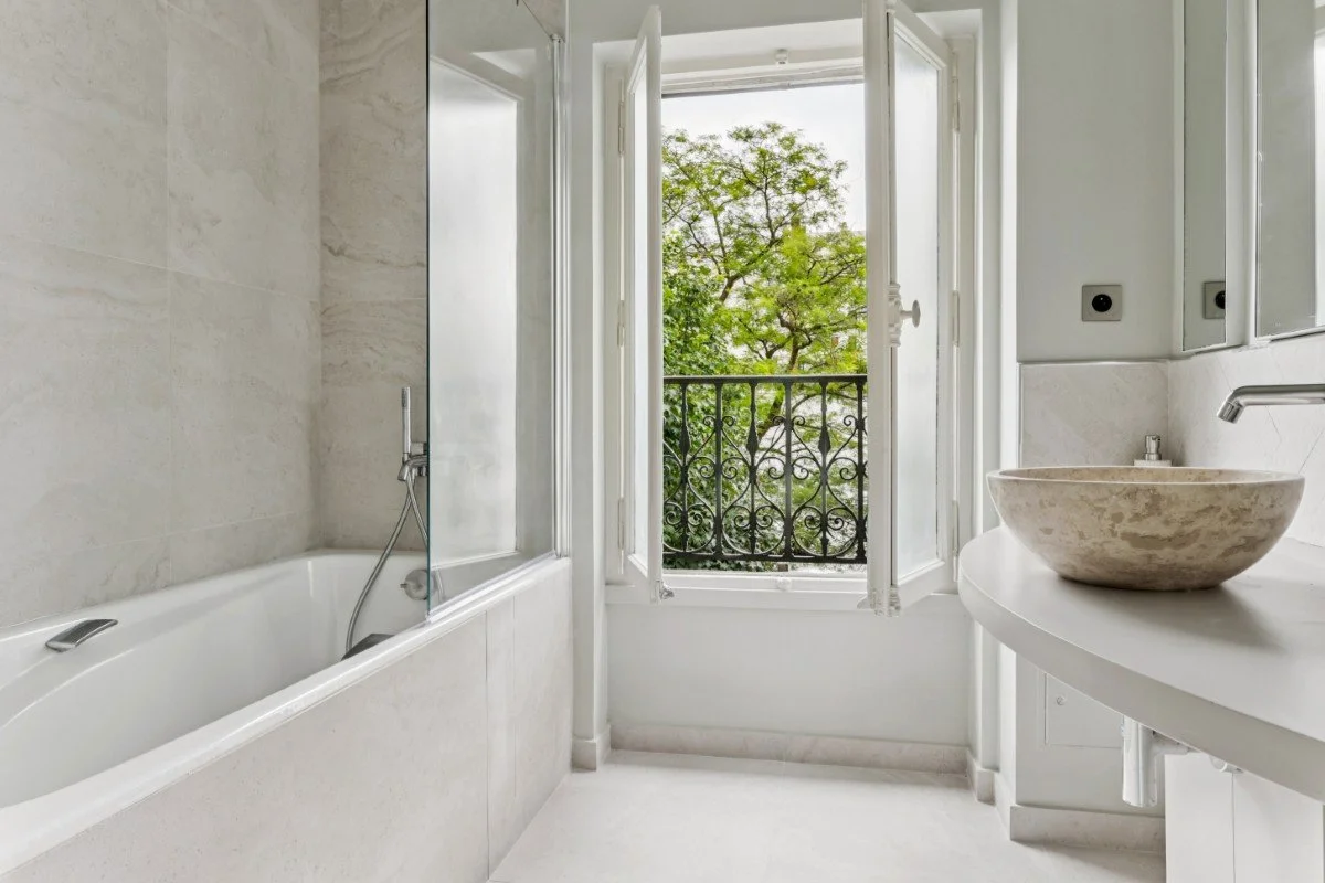 luxury home paris auteuil bathroom