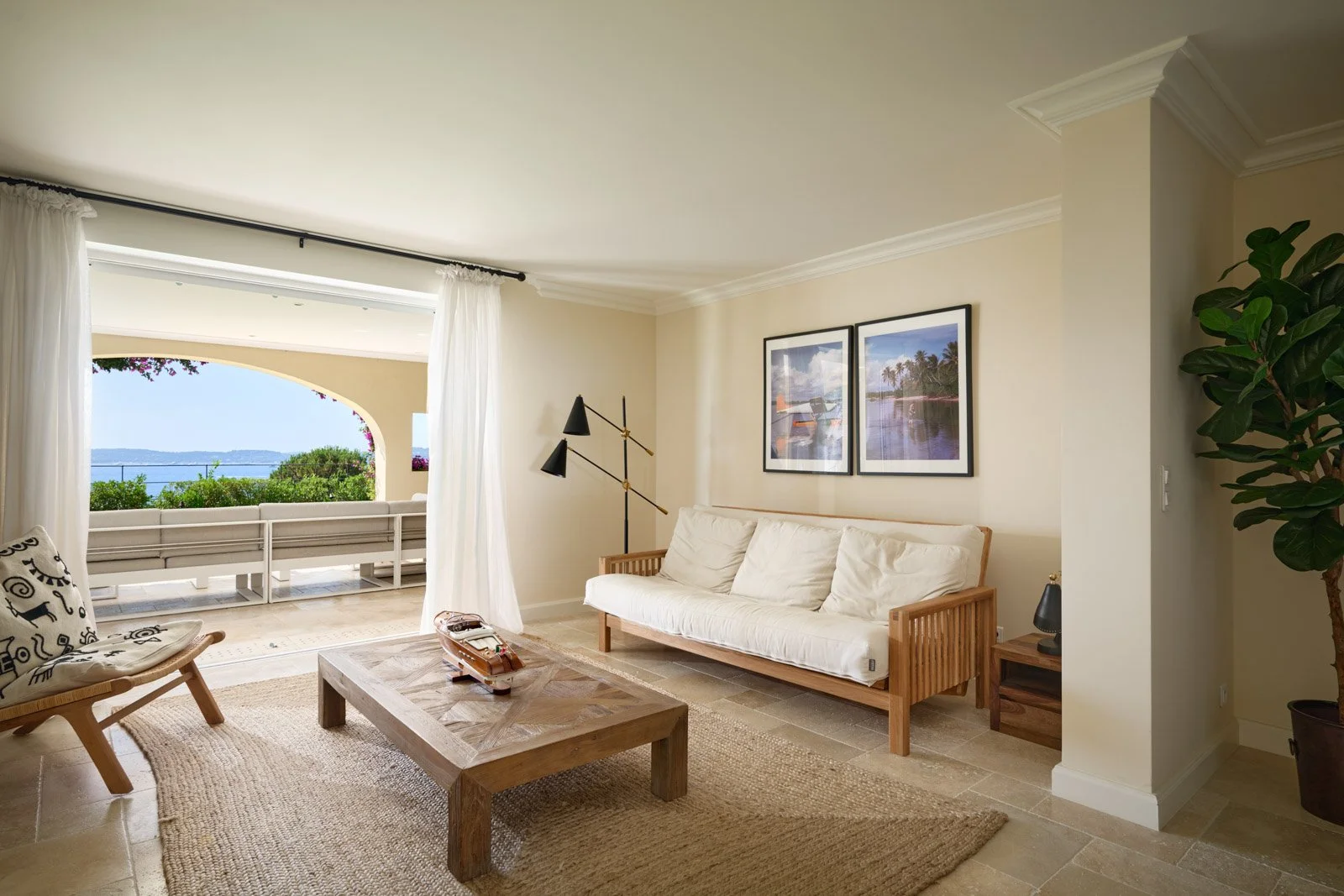 luxury villa in South of France in Sainte-Maxime living room