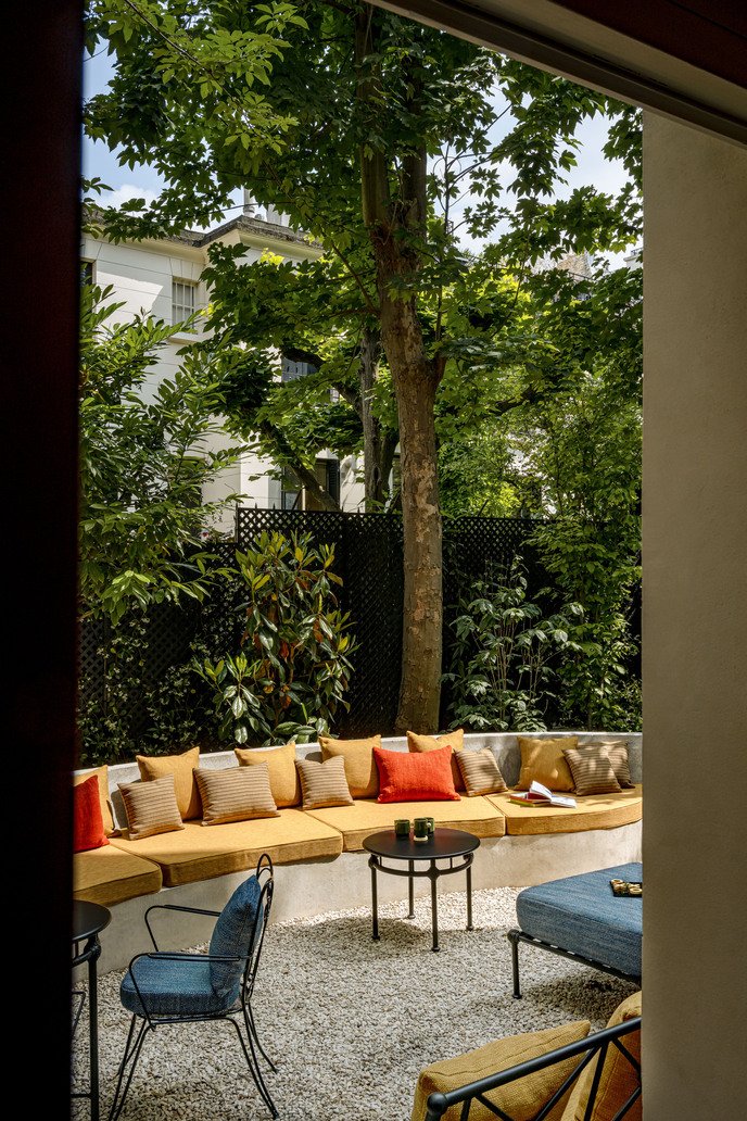 luxury home for rent in Paris Montmartre