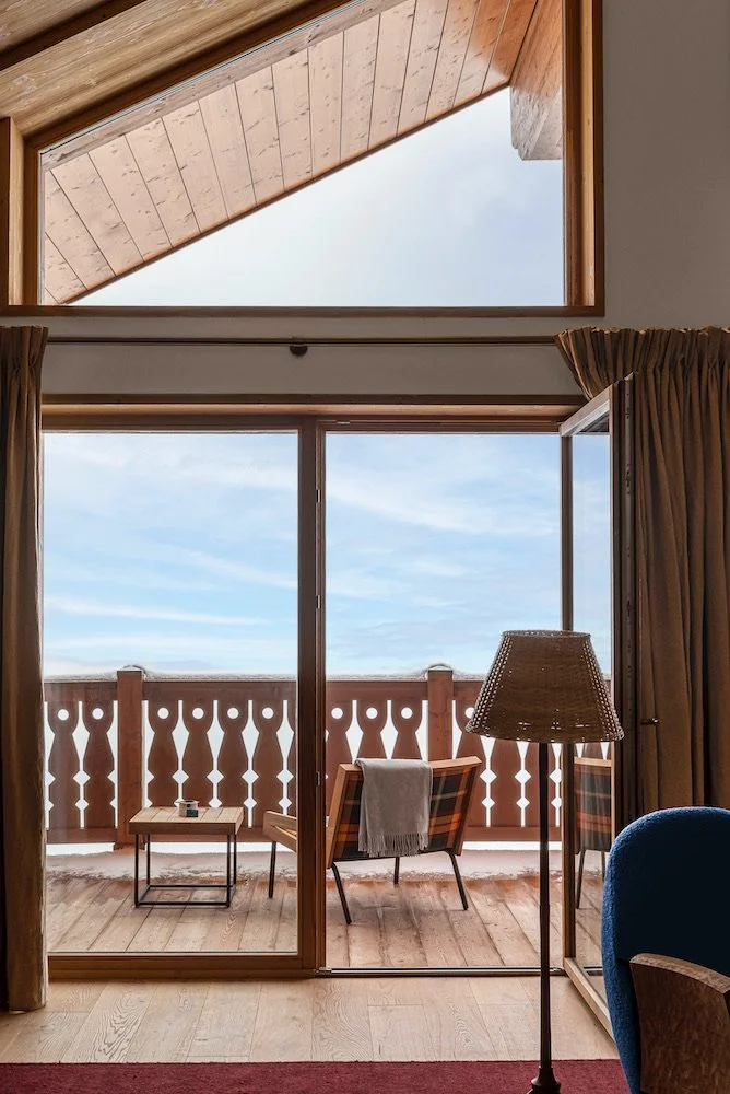 ski-in ski-out chalets with balcony