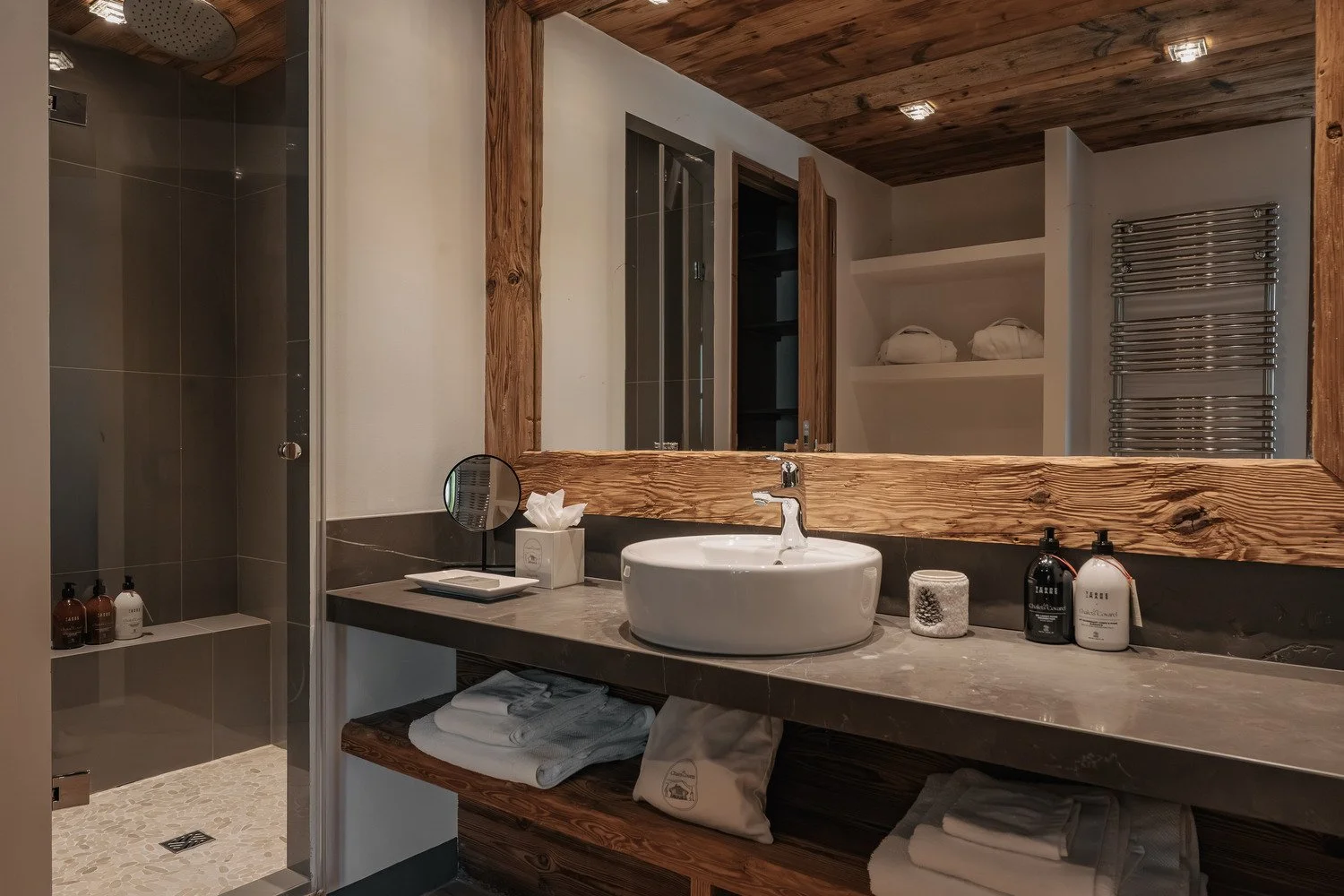 luxury chalet val d'isère bellevarde bathroom
