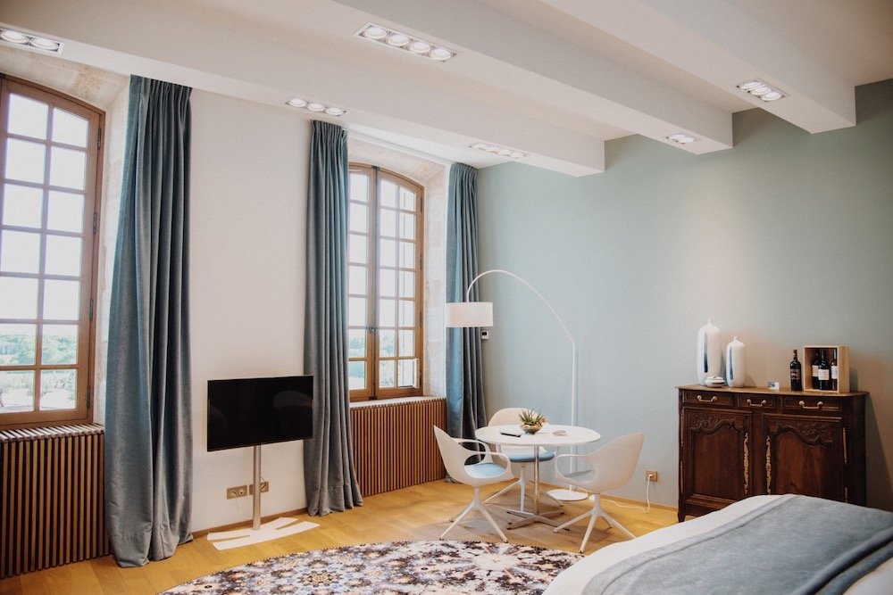 luxury villa Gironde bedroom