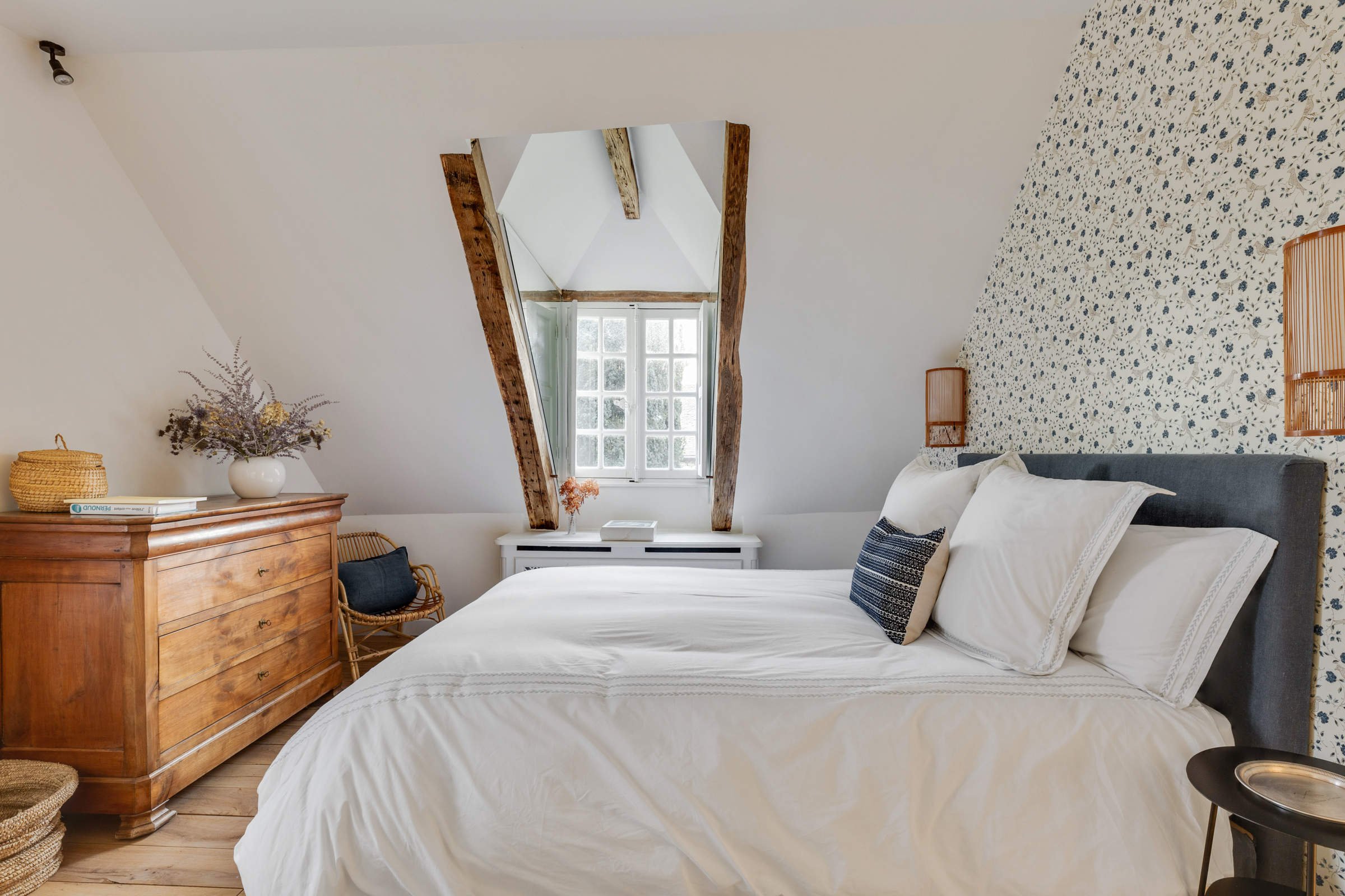Luxury villa in Giverny bedroom