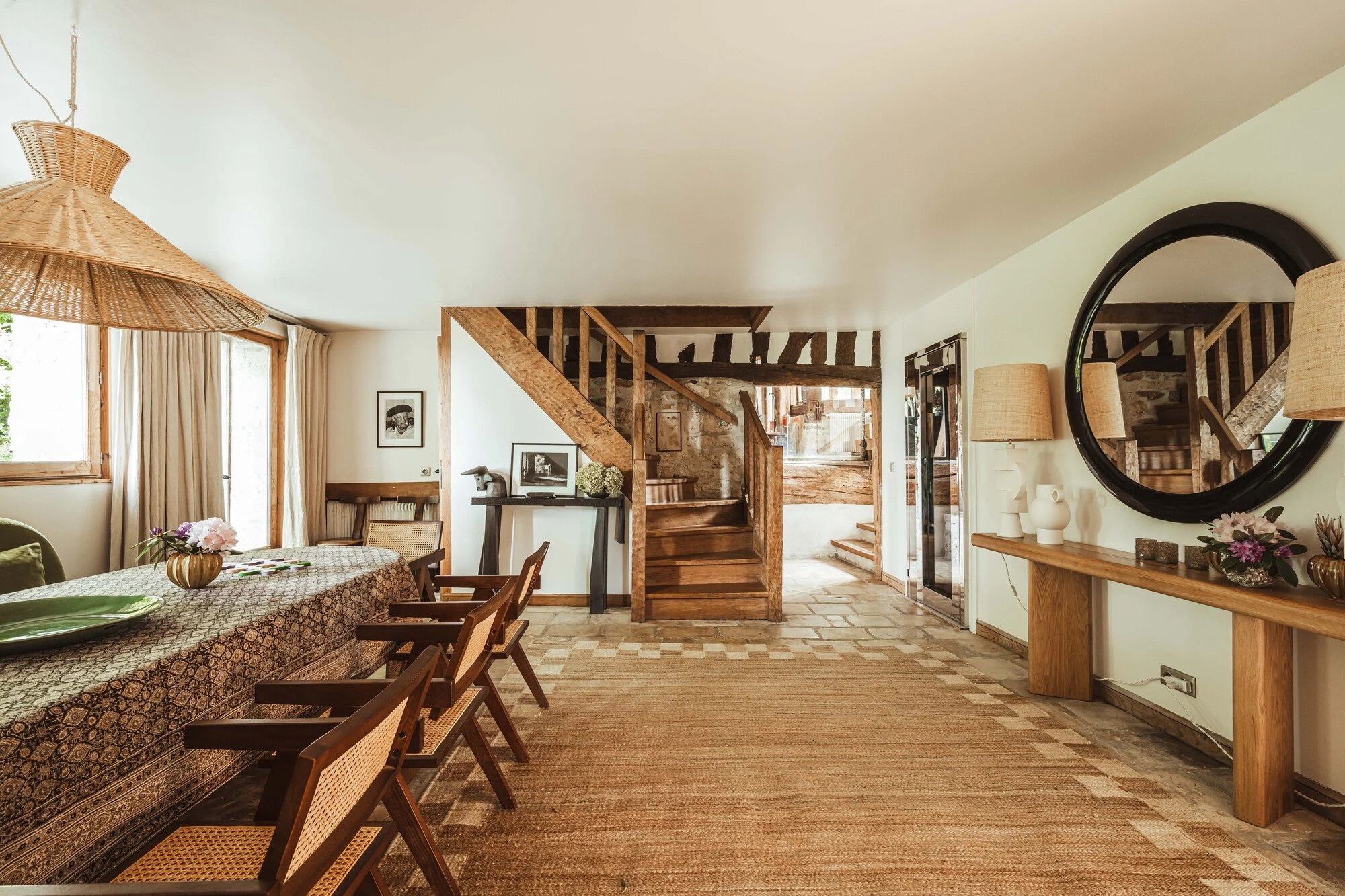 Luxury villa Bonneville dining room