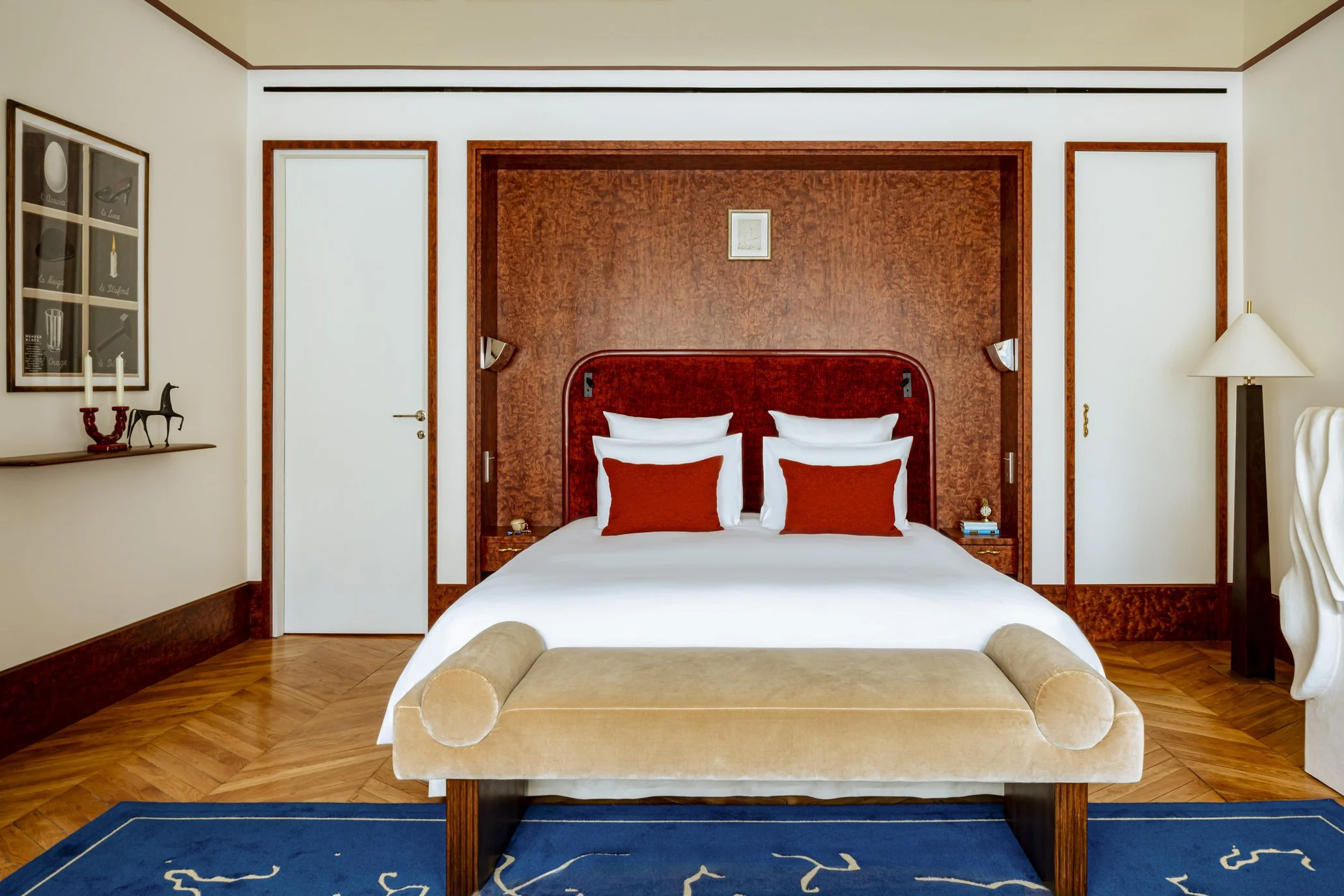 luxury apartment for rent in Paris Montmartre bedroom