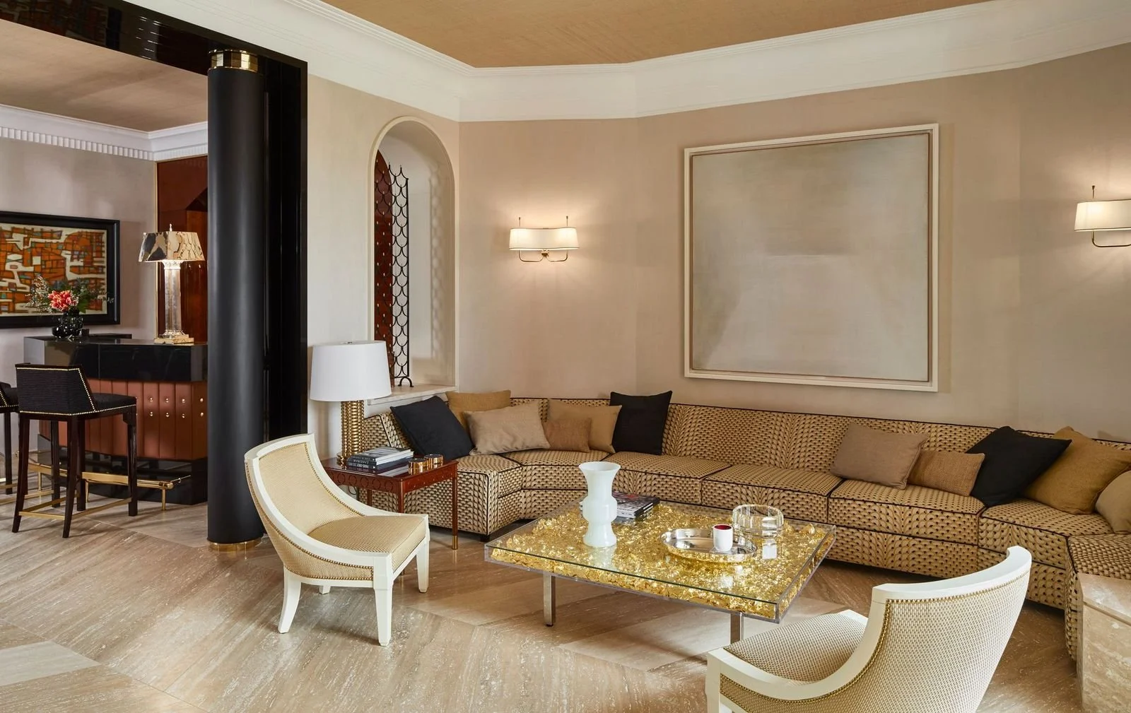 luxury wedding in Grimaud living room