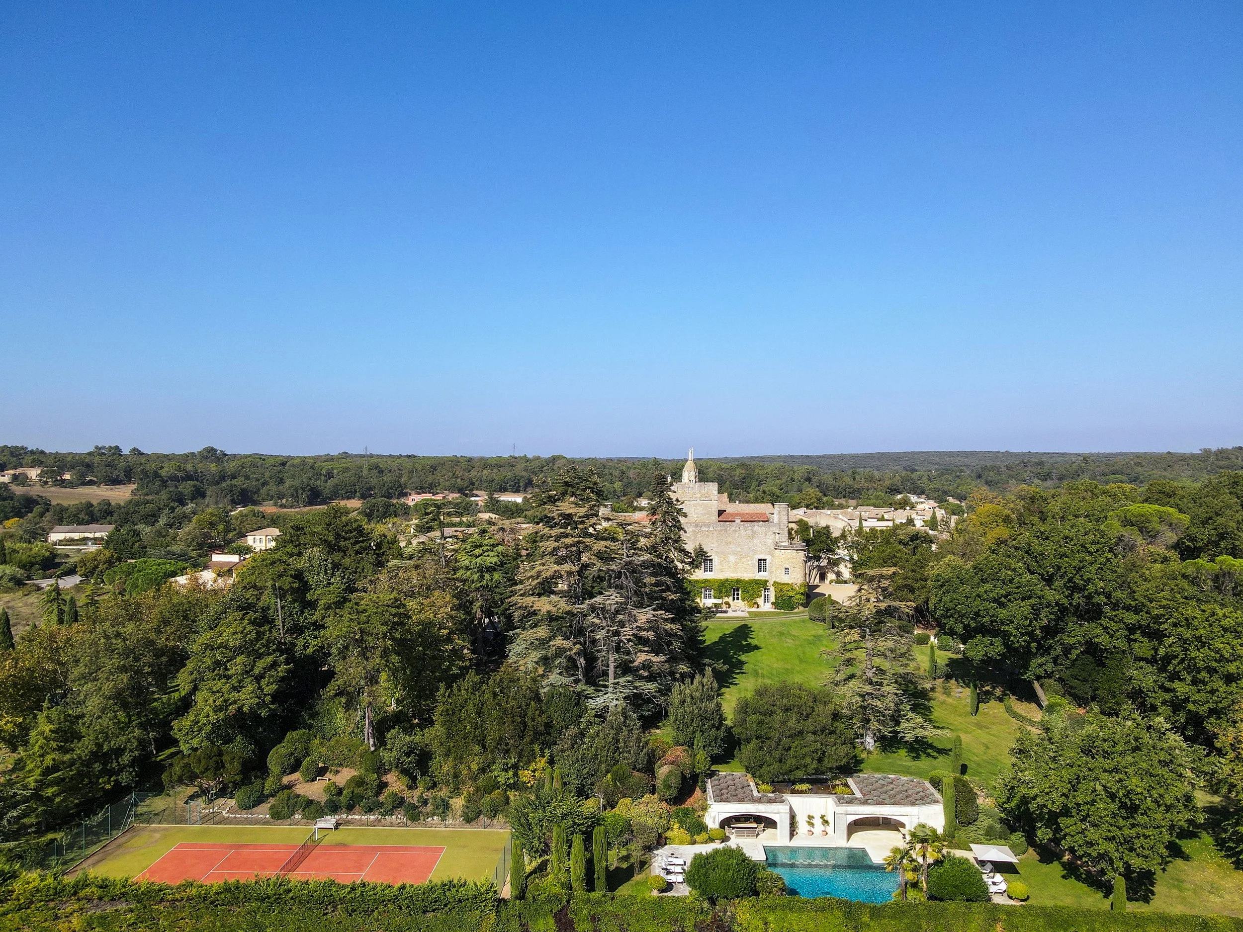 uzes-chateau-drone-vue.jpg