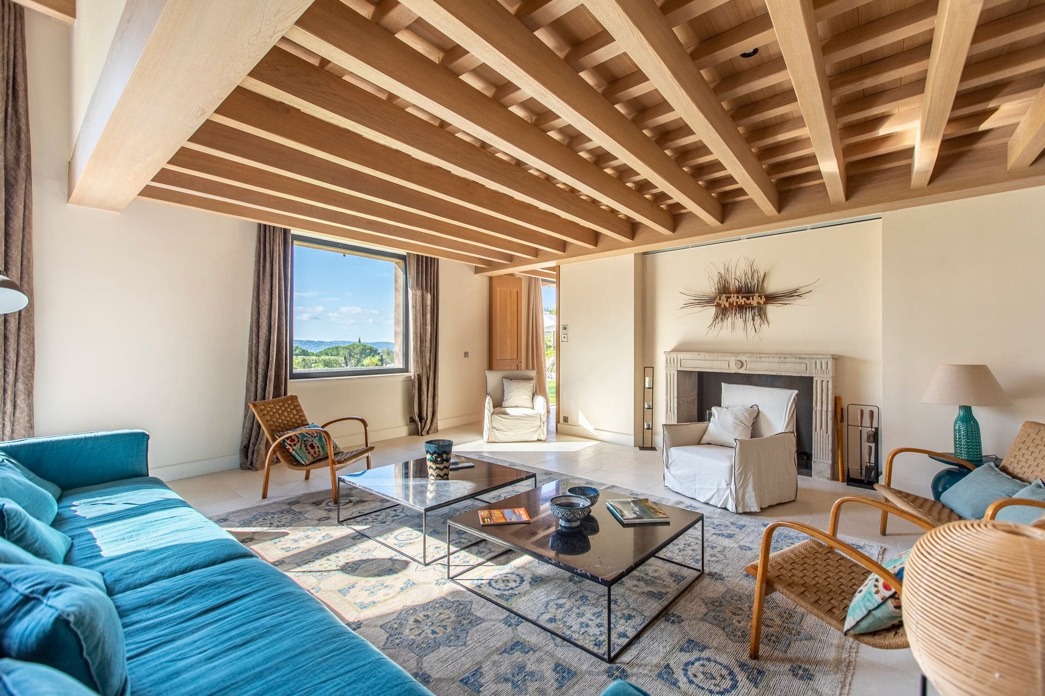 villa beauvallon living room
