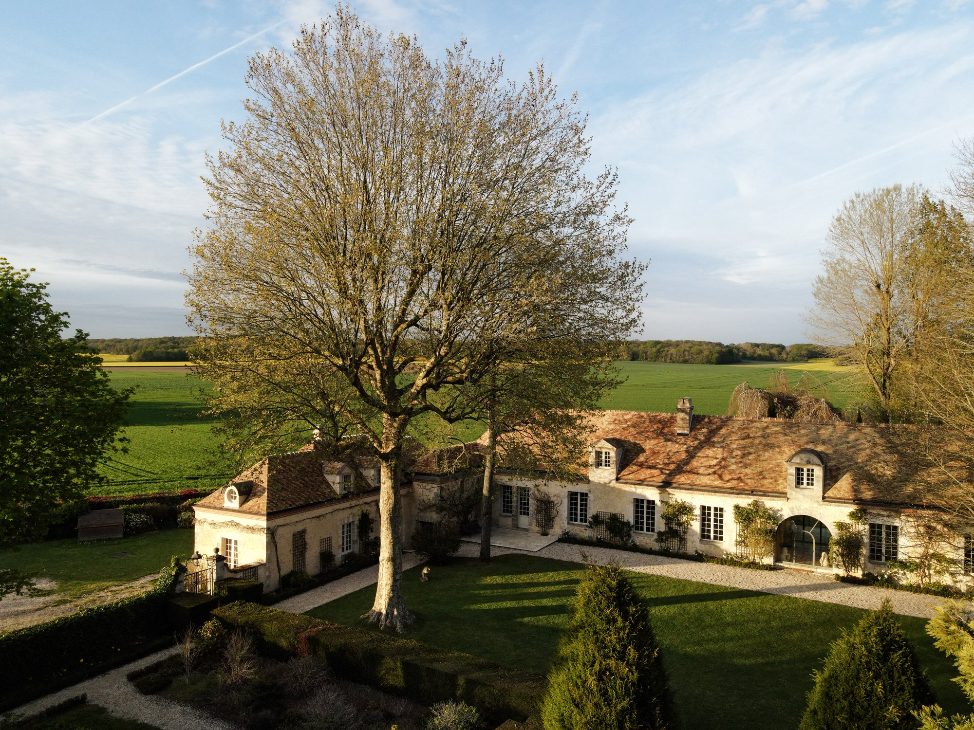 Luxury wedding in Thoiry near Paris