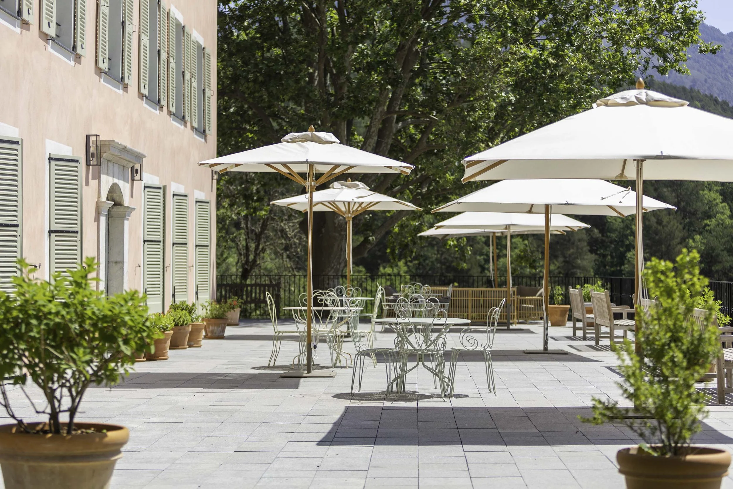 large group vacation rentals terrace