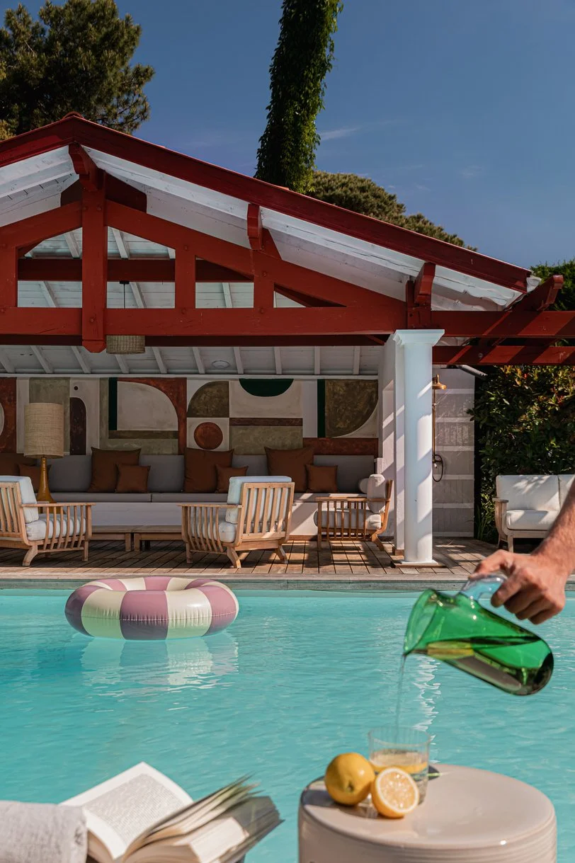 Luxury villa for rent in Hossegor outdoor pool
