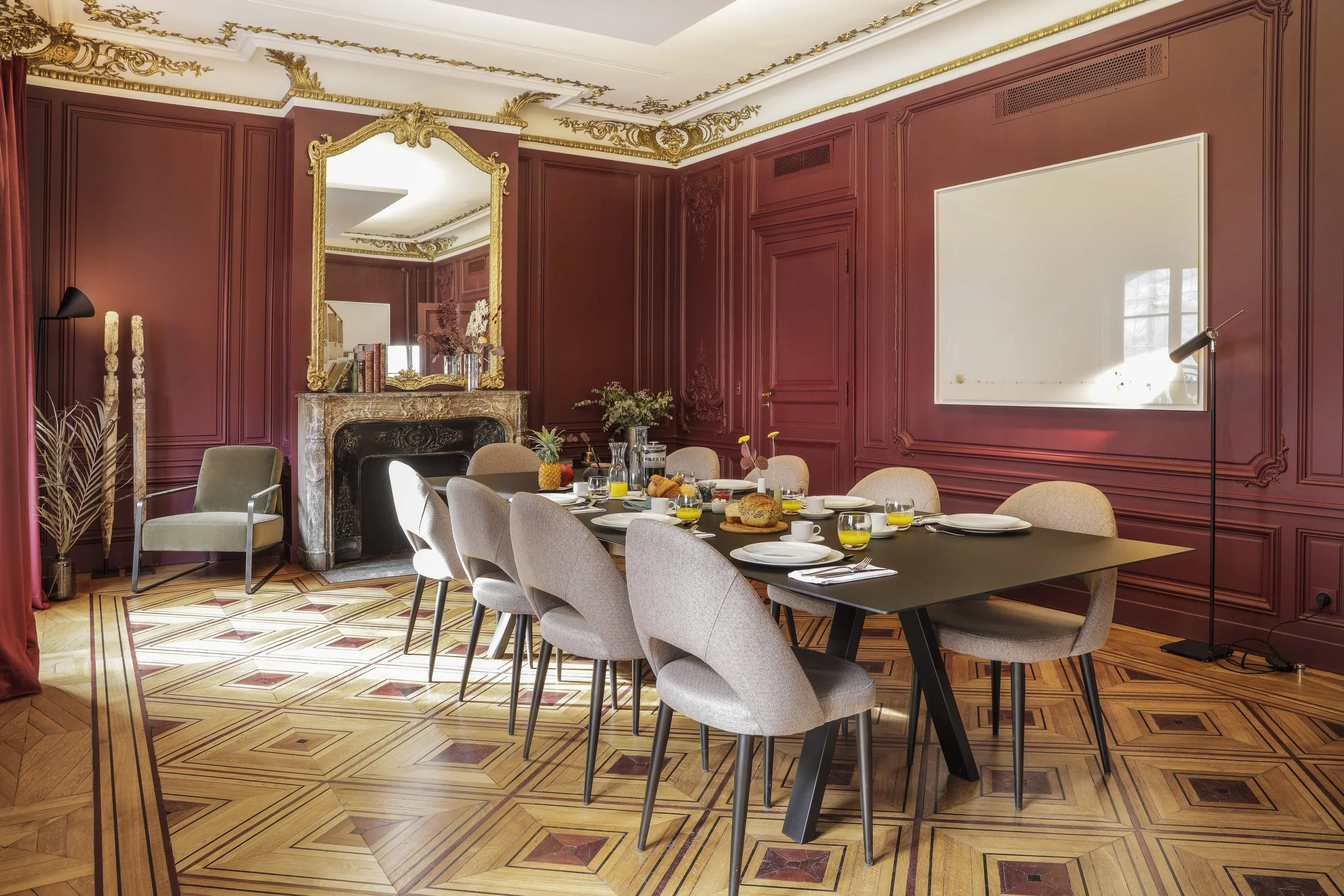 Paris Royale - Luxury apartment dining room