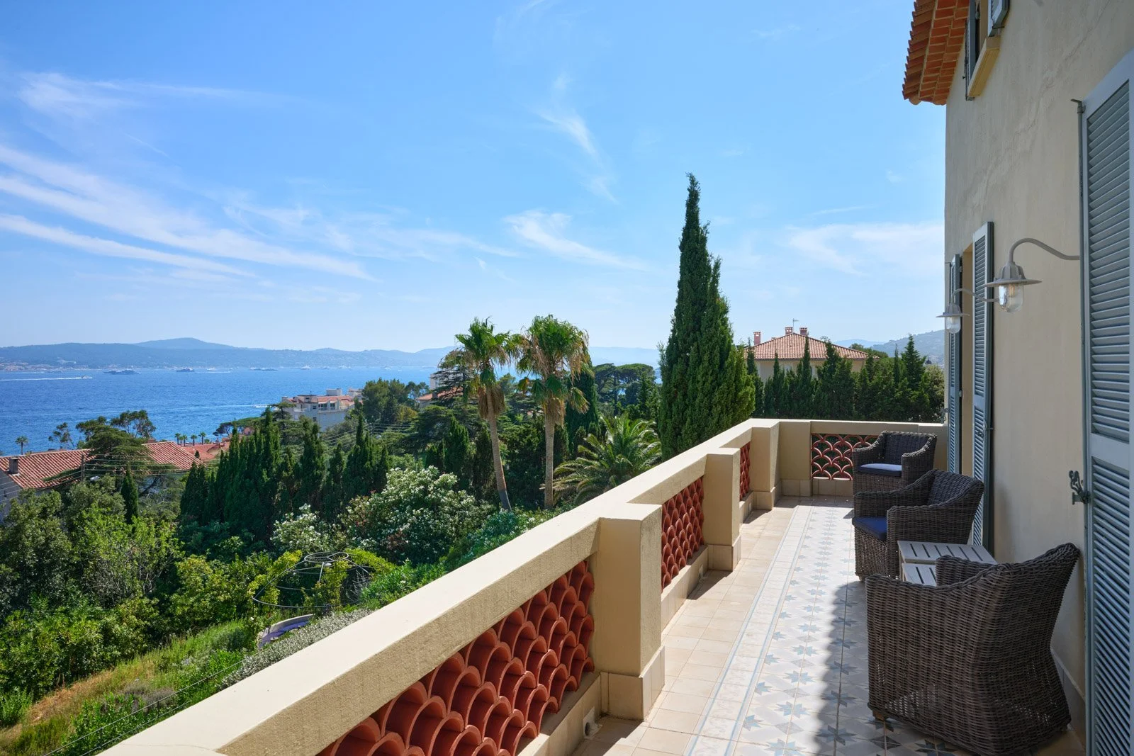 luxury villa in South of France in Sainte-Maxime terraces