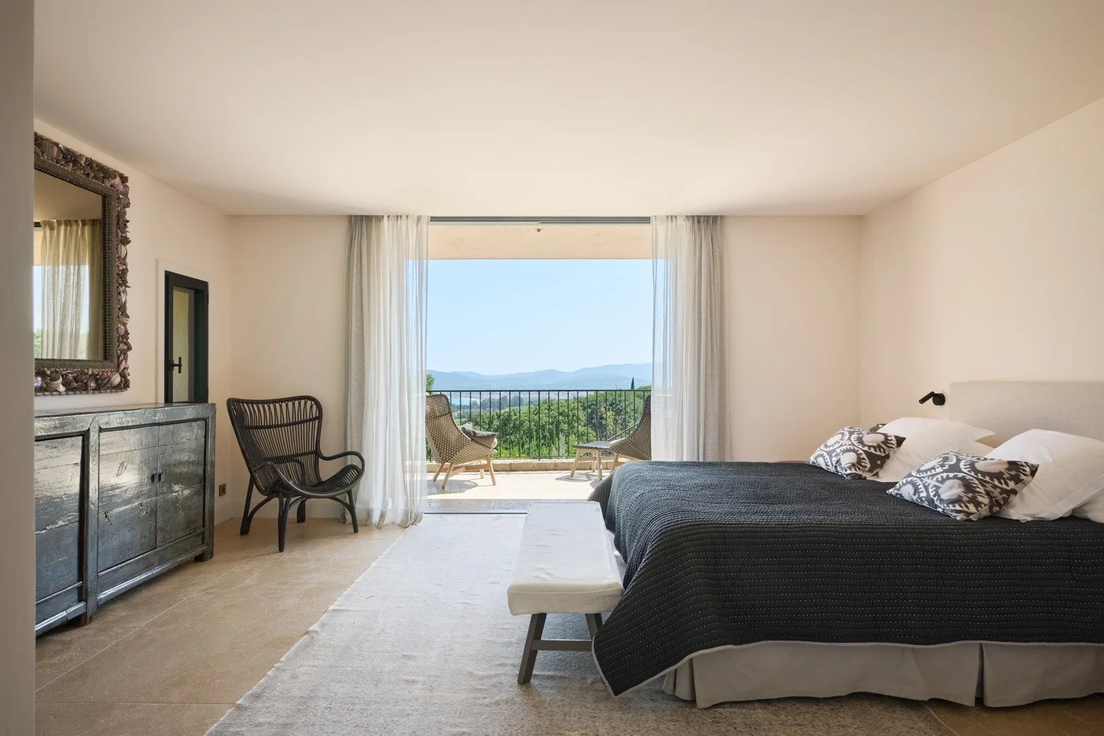 luxury wedding in Beauvalllon bedroom