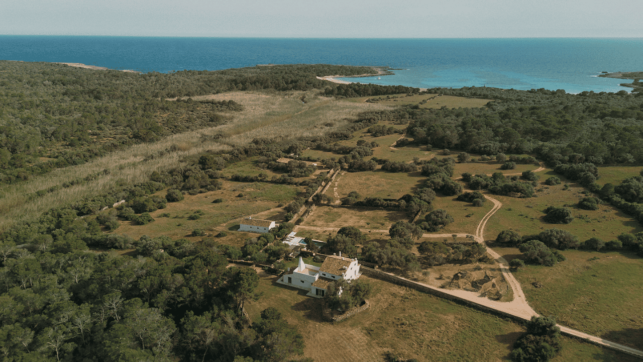remote beach house rental​