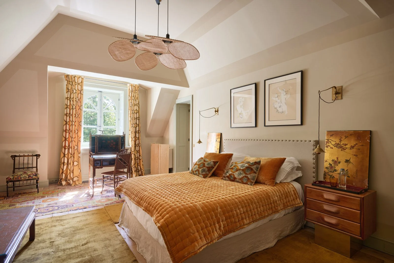 Luxury villa in Loire near Paris