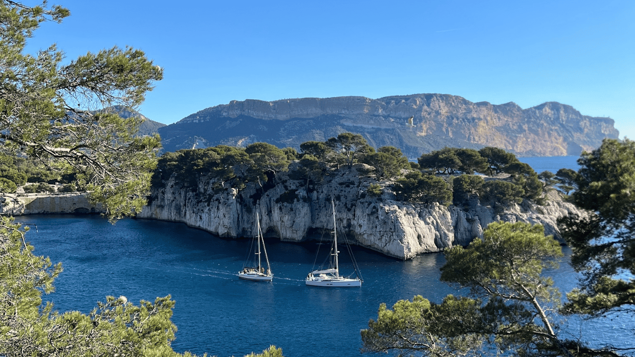 remote beach house rental​