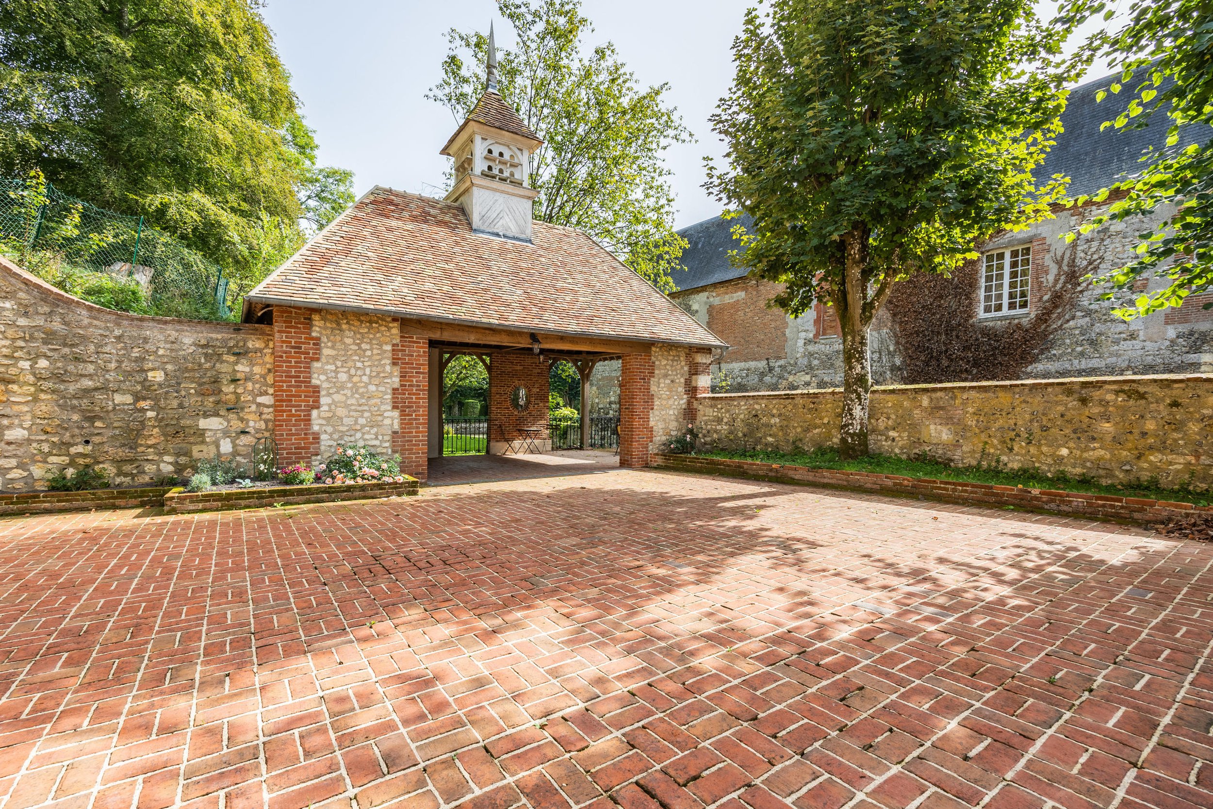 luxury villa lyons la forêt garden