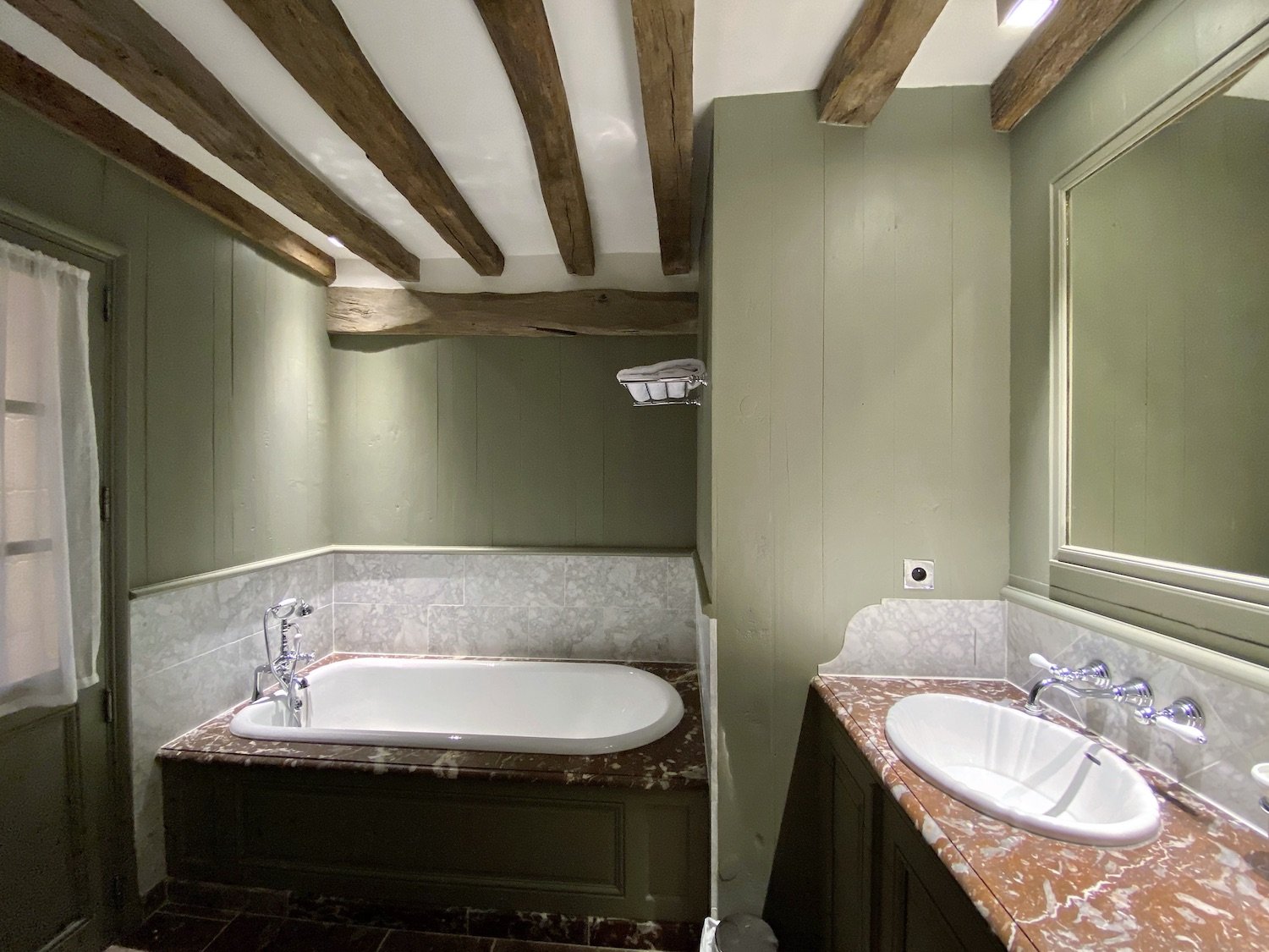 luxury villa Île de Ré bathroom