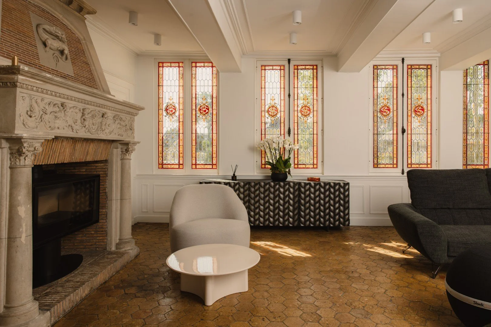 luxury villa vexin lounge area