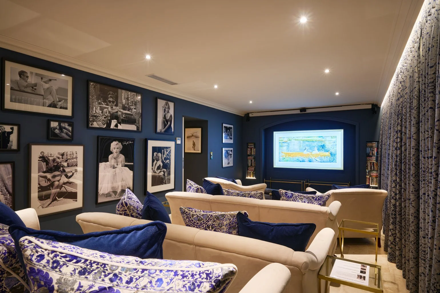 luxury villa in South of France in Sainte-Maxime home cinema