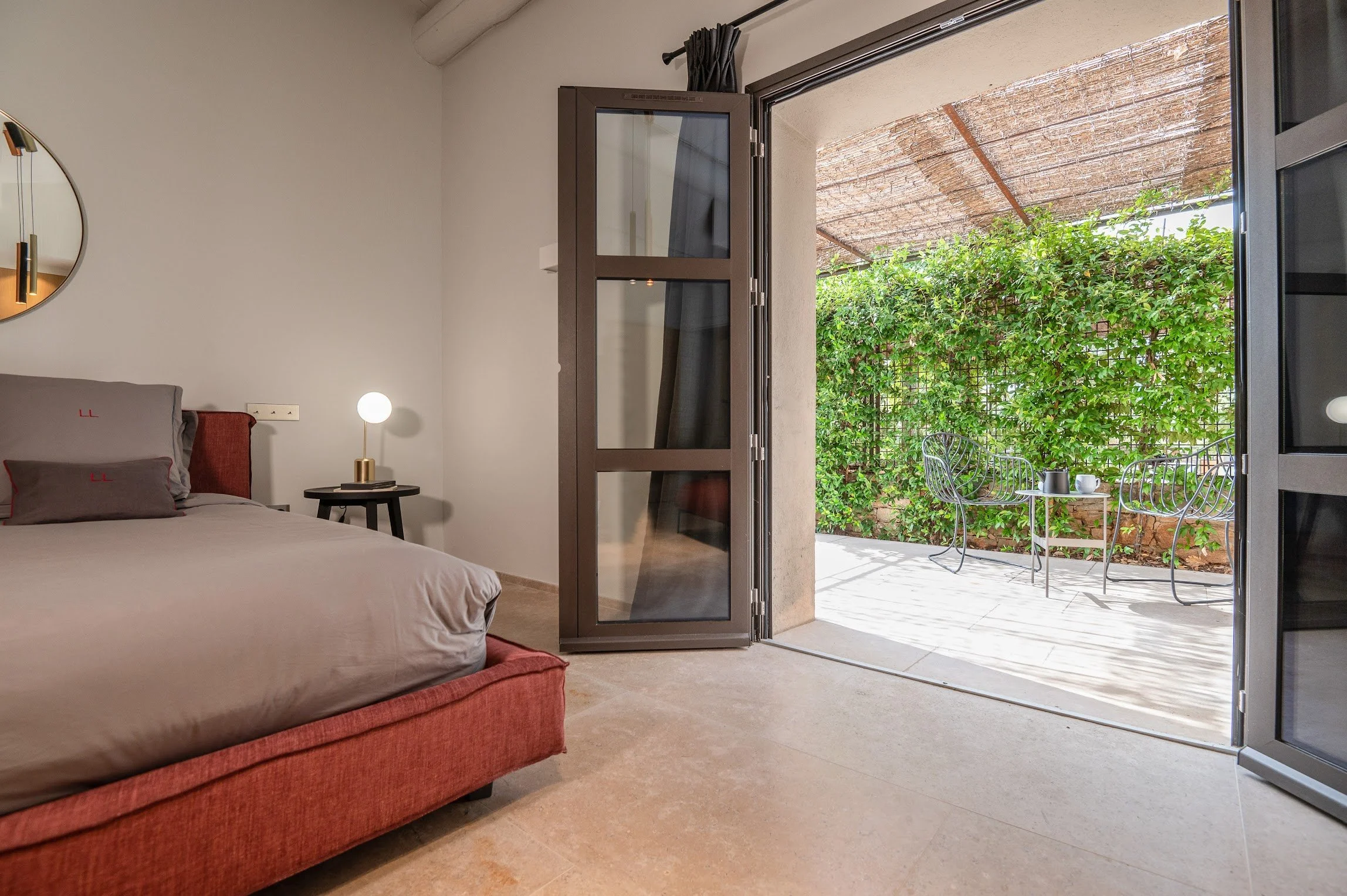 Saint-Maximin Luxury Villa bedroom