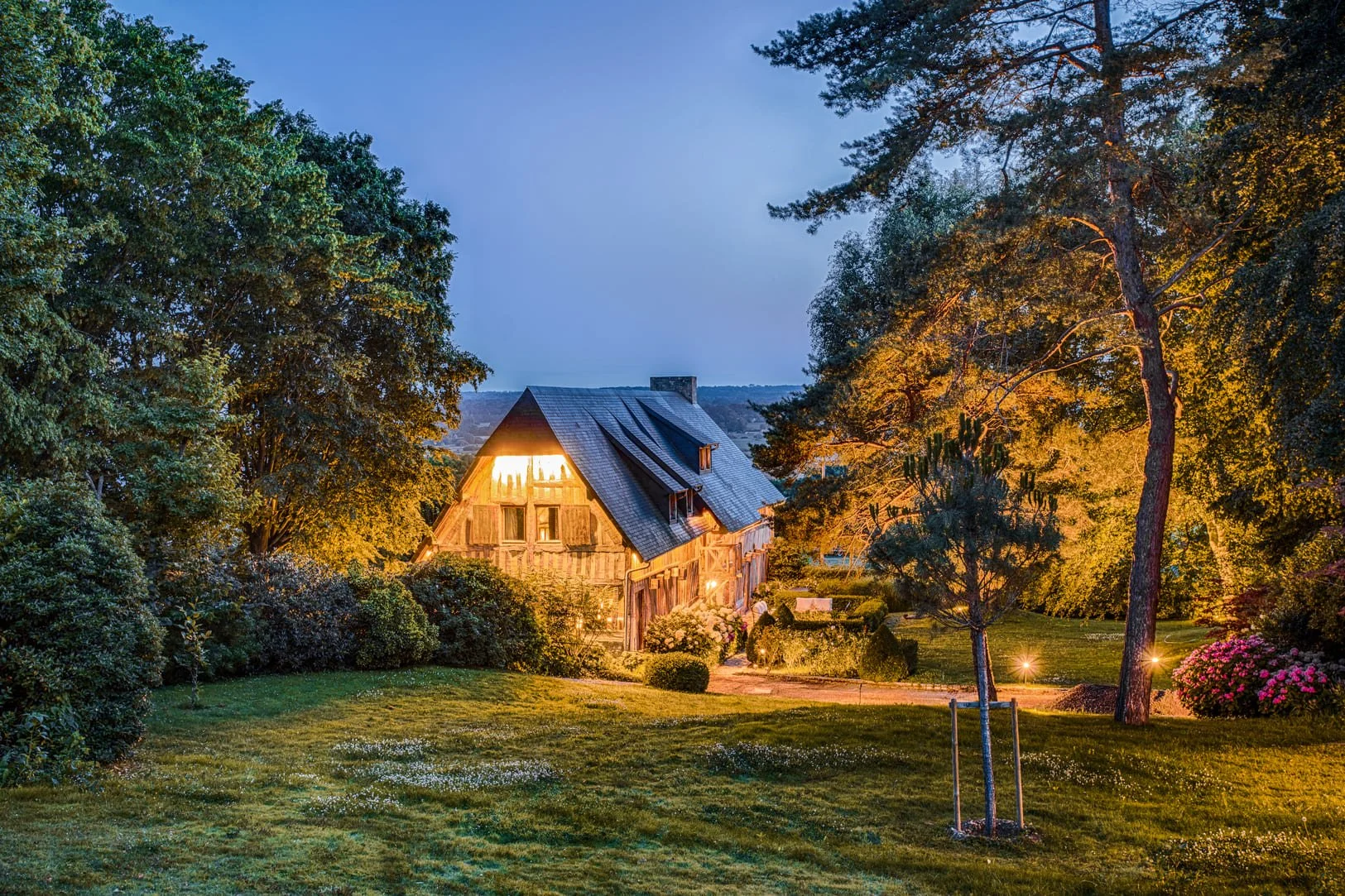 Luxury villa Bonneville garden