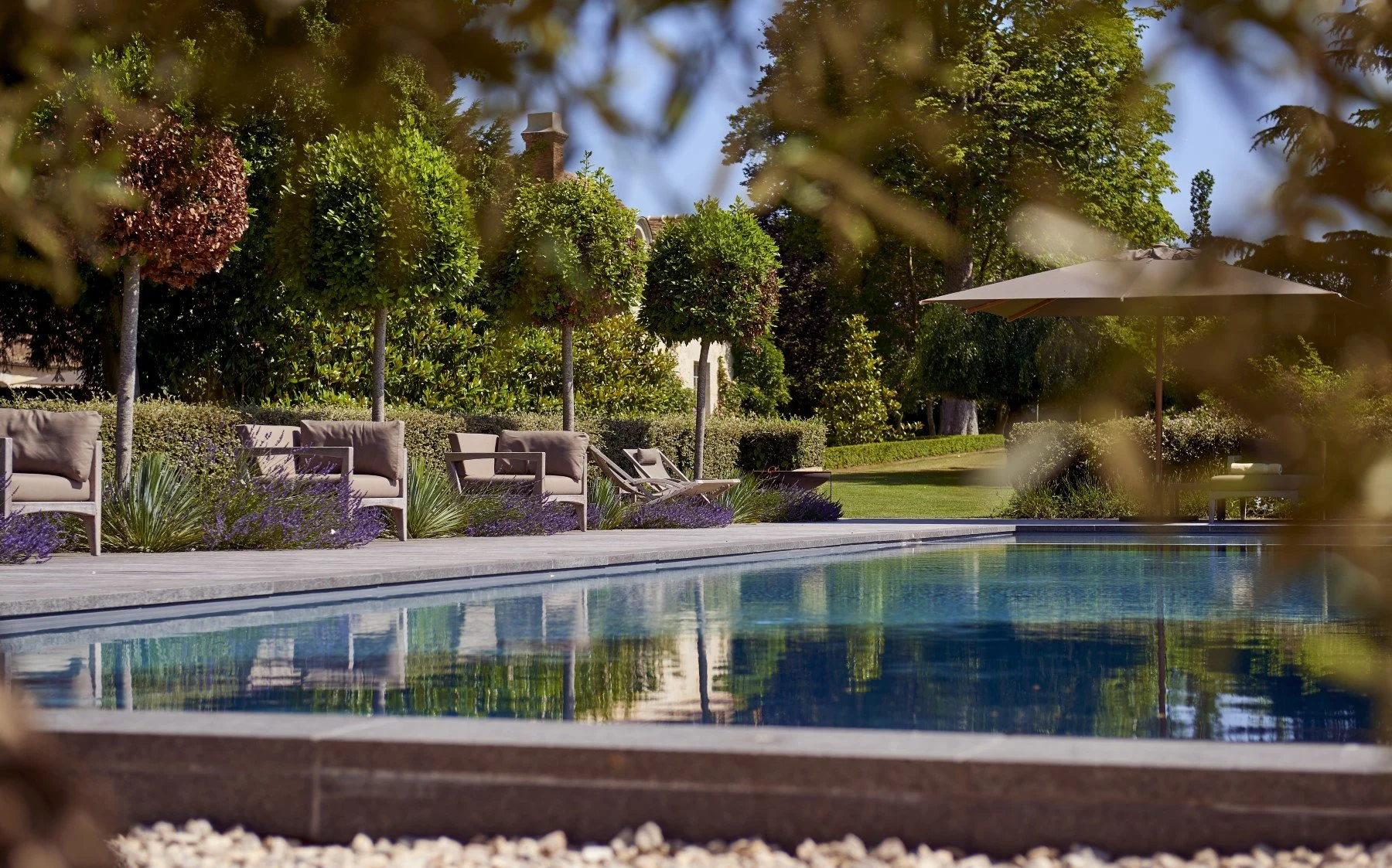 Wedding in Thoiry outdoor pool