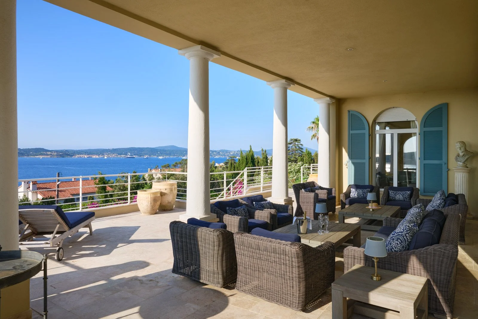 luxury villa in South of France in Sainte-Maxime terraces