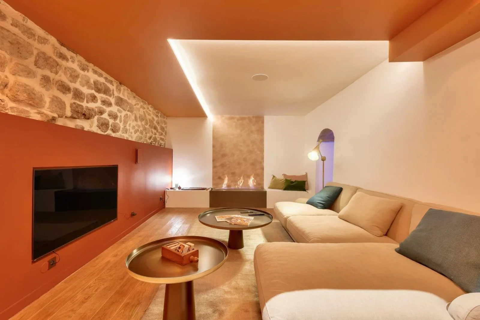 home paris saint-sulpice lounge area