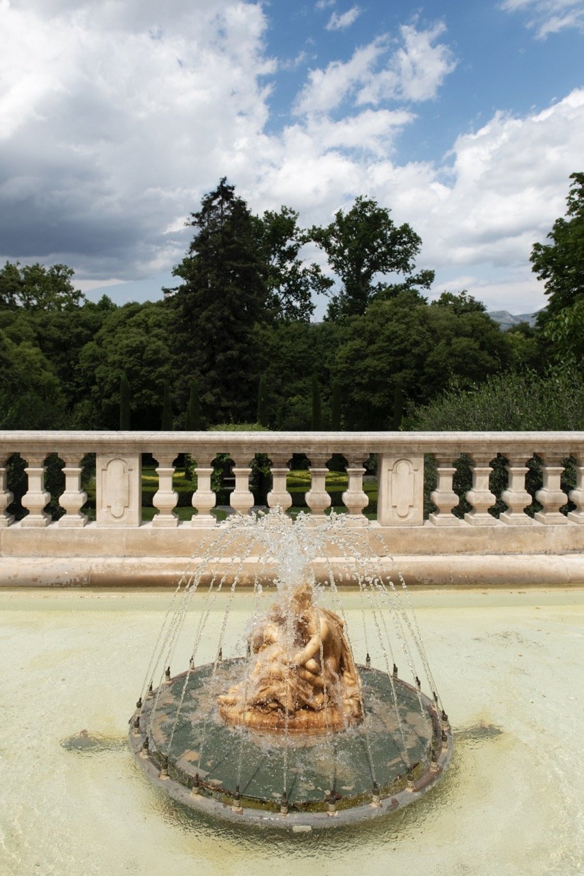 Marseille Château fountain garden