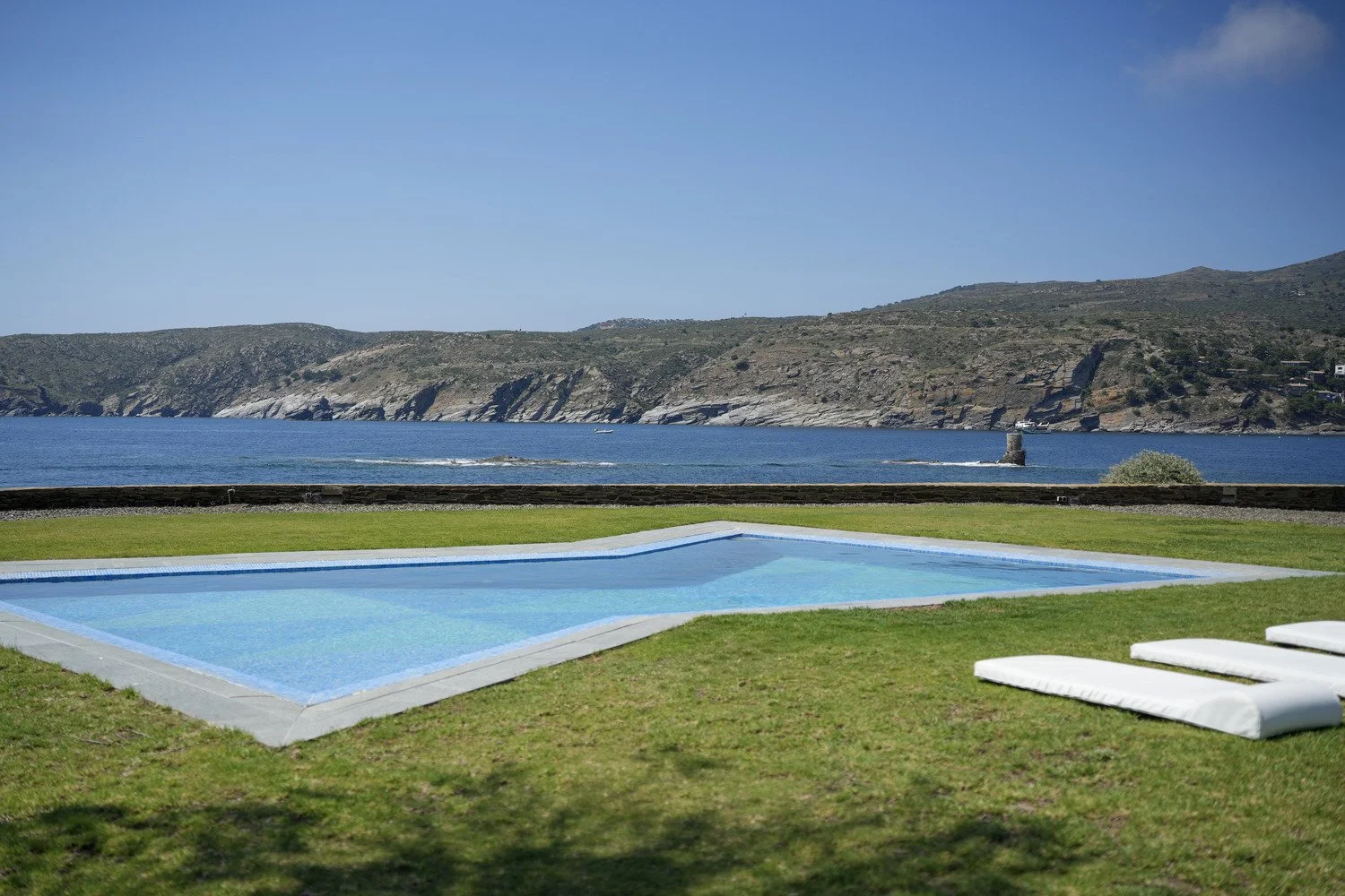 Luxury villa rental cadaques oliveres swimming pool