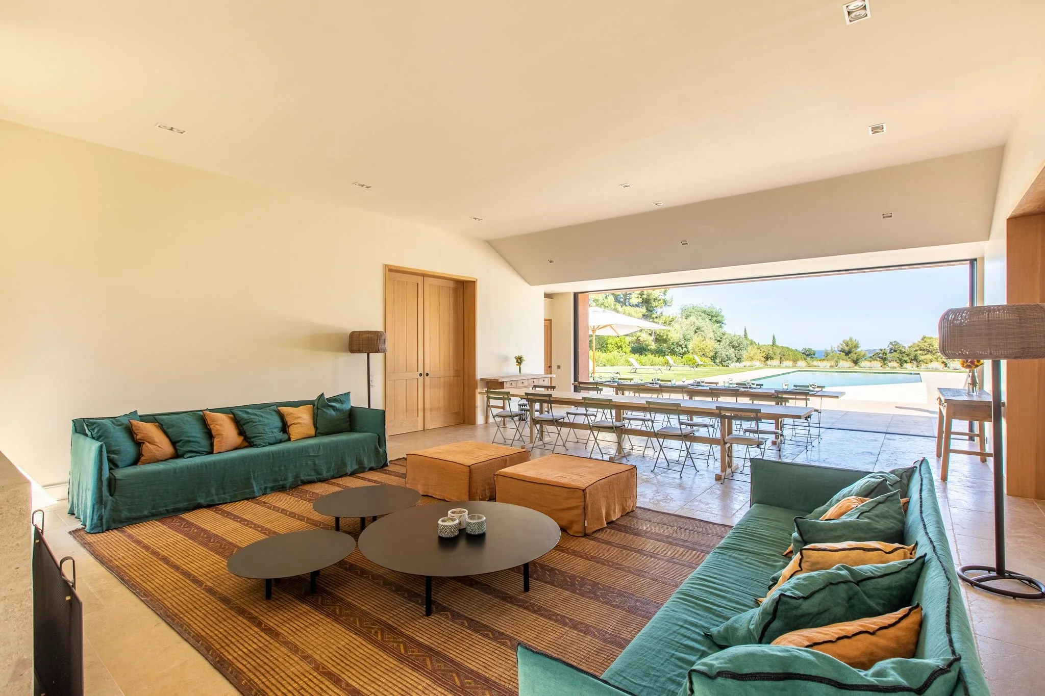 luxury wedding in Beauvalllon pool house