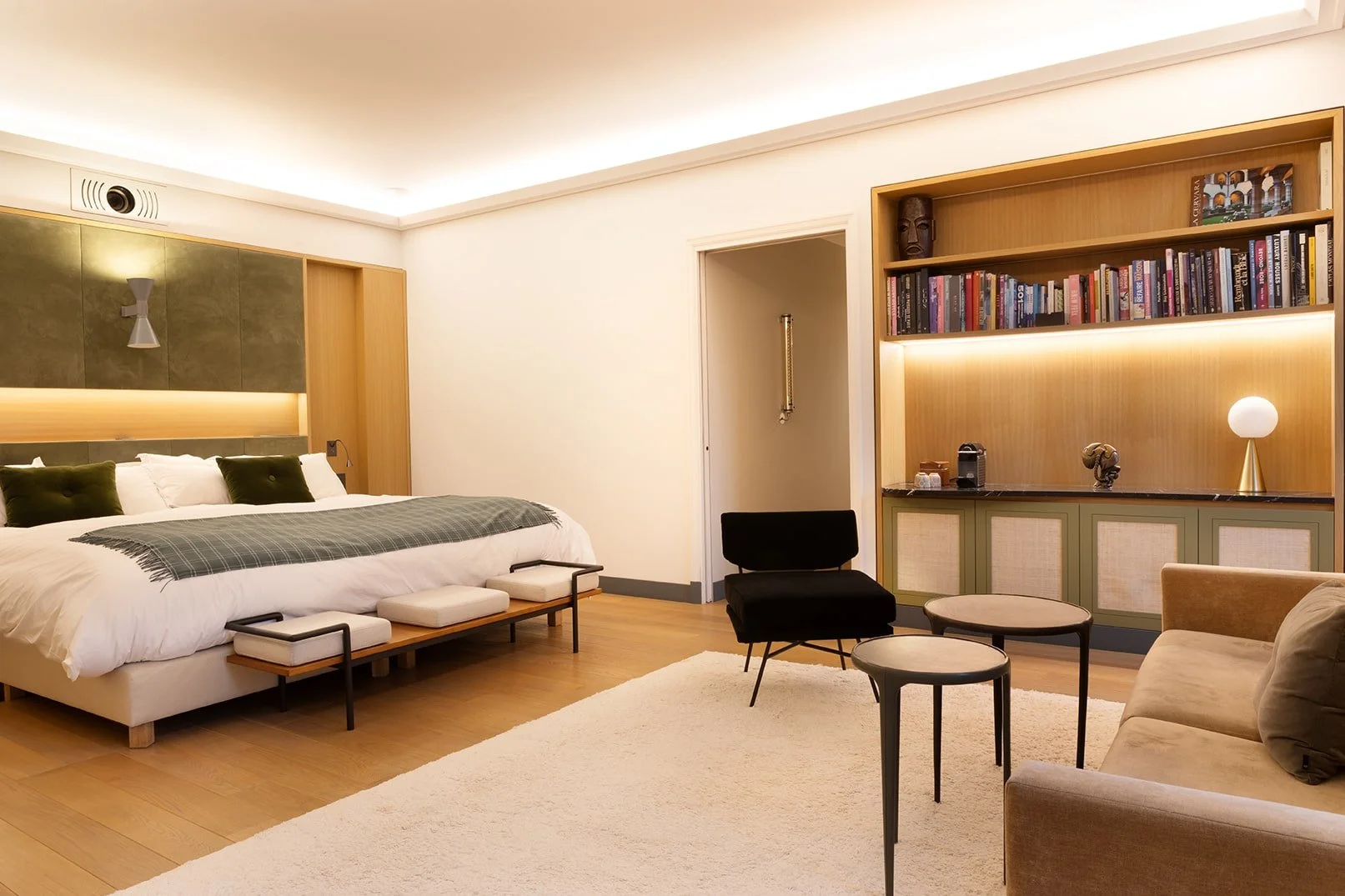 paris corporate housing bedroom