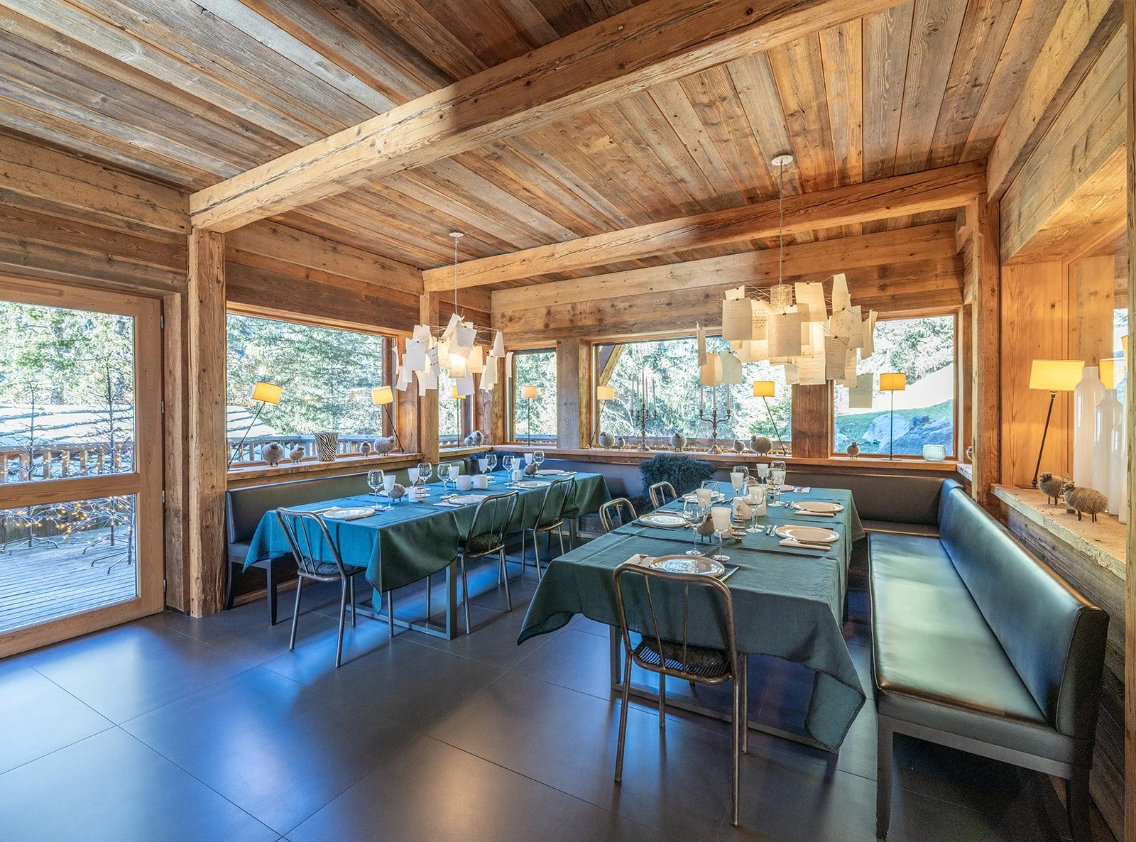 catered ski chalets dining room