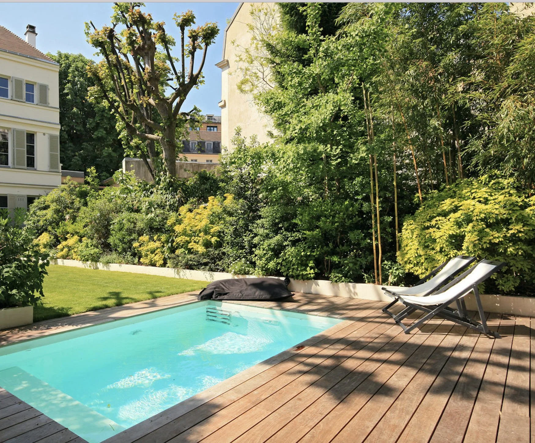 paris corporate housing outdoor pool