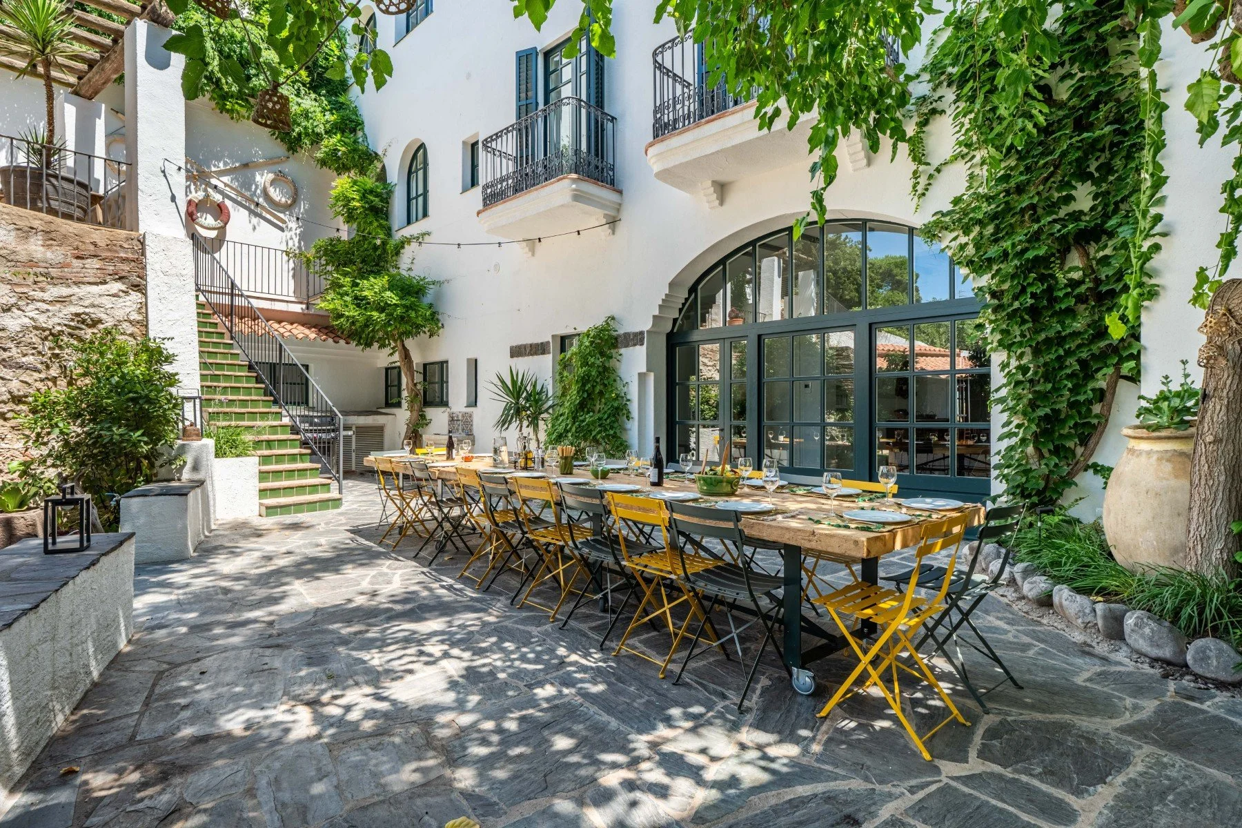 luxury wedding in Cadaqués Village terrace