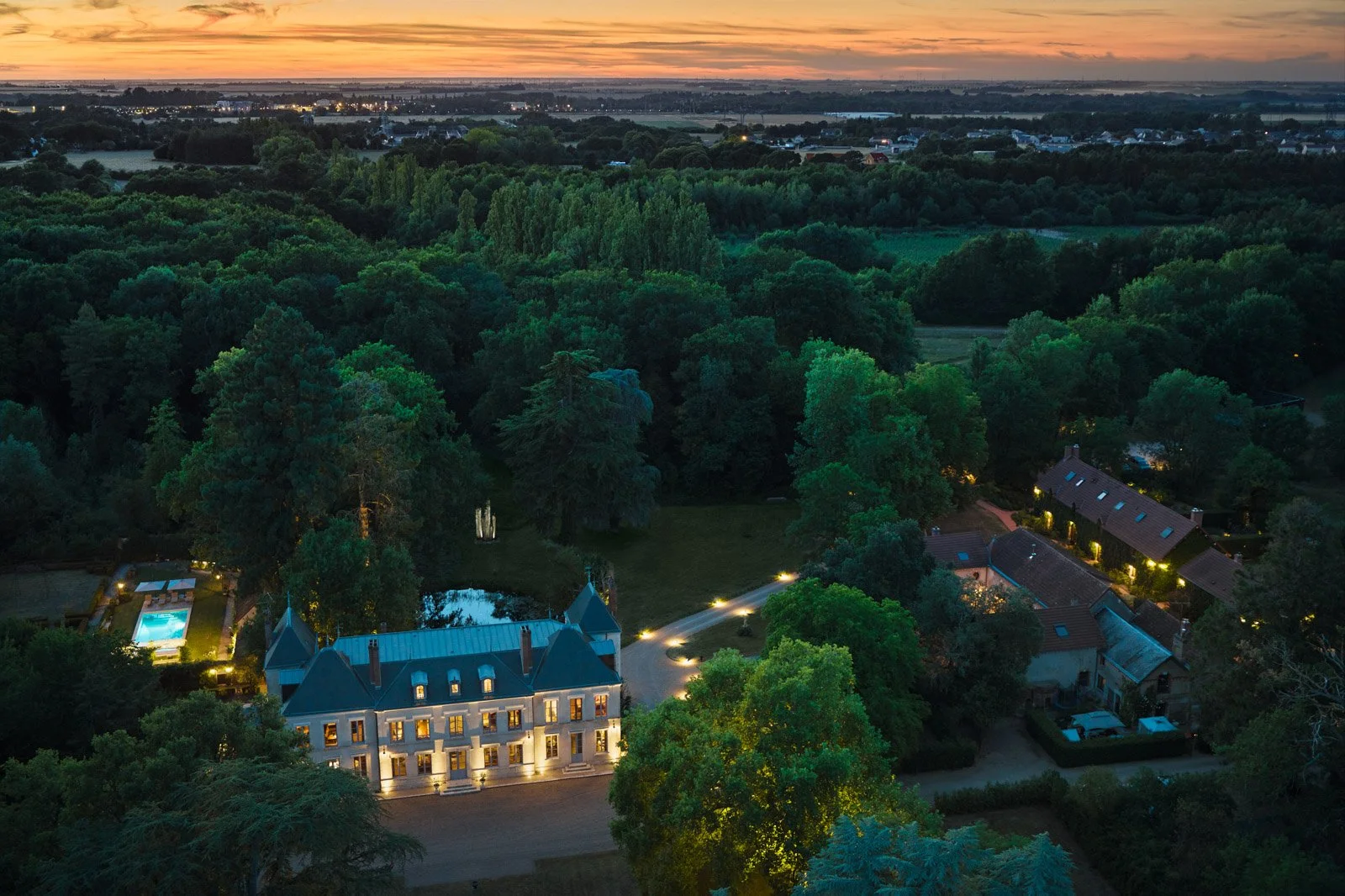 Luxury villa in Loire near Paris