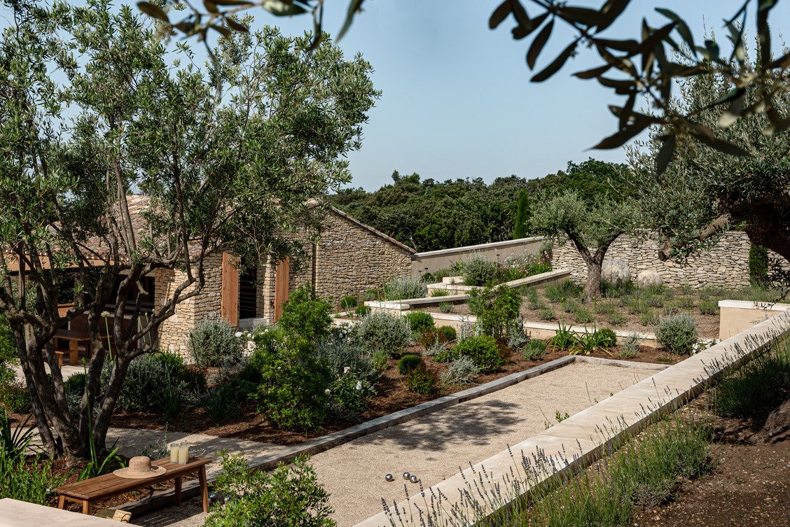 Luxury villa for rent in Provence in Gordes petanque court