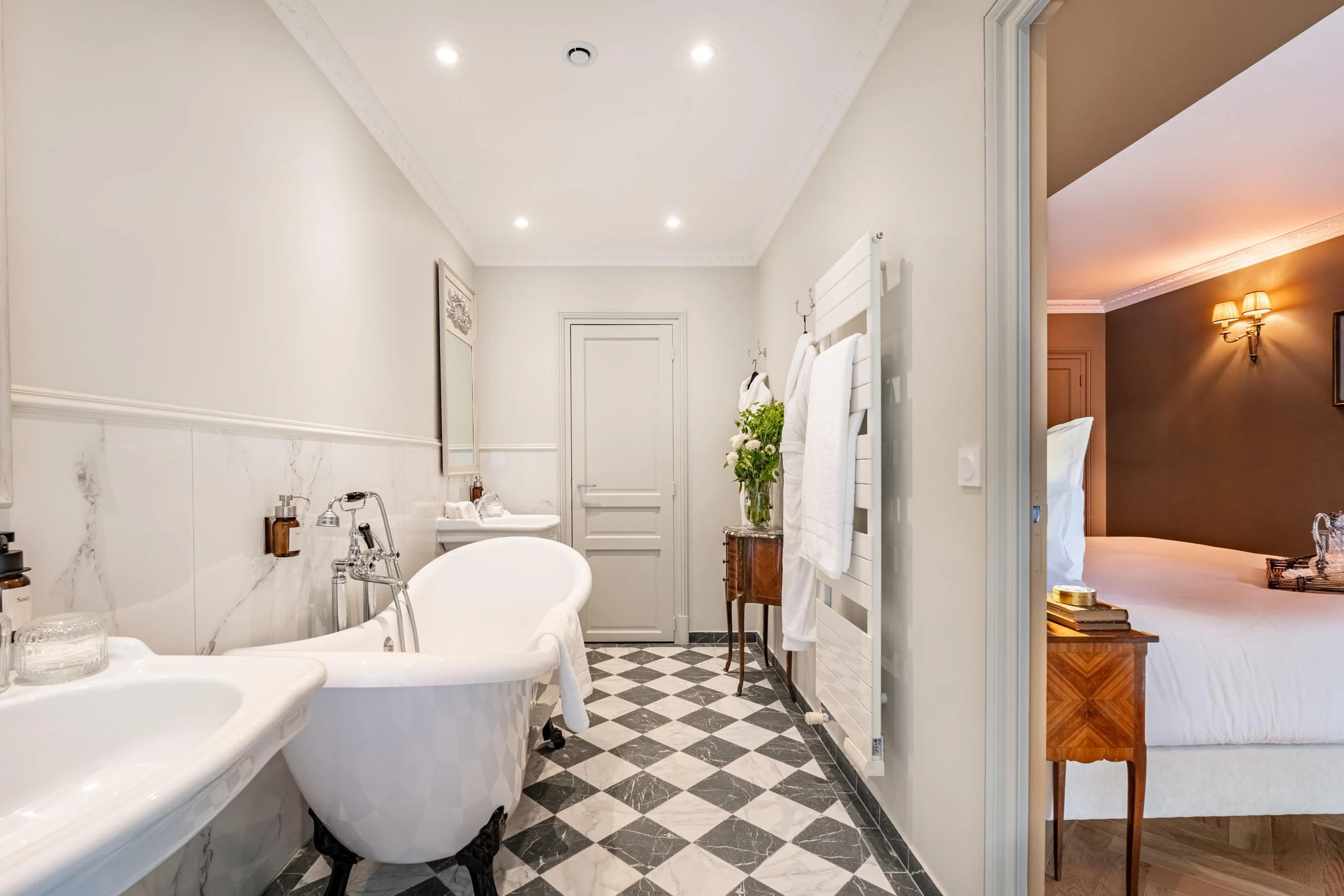 luxury villa lyons la forêt bathroom