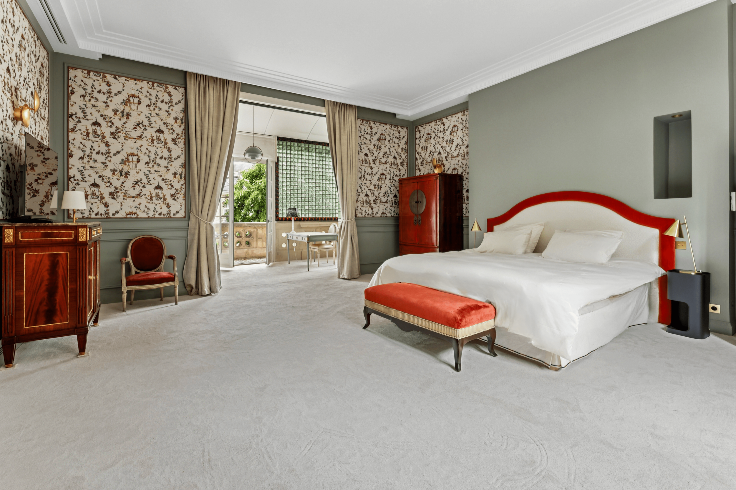 paris corporate housing bedroom