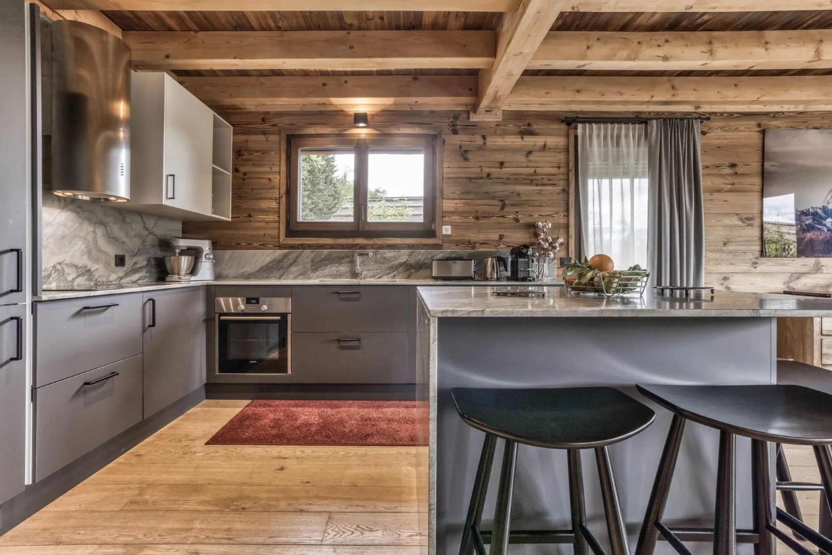 chalet saint gervais kitchen