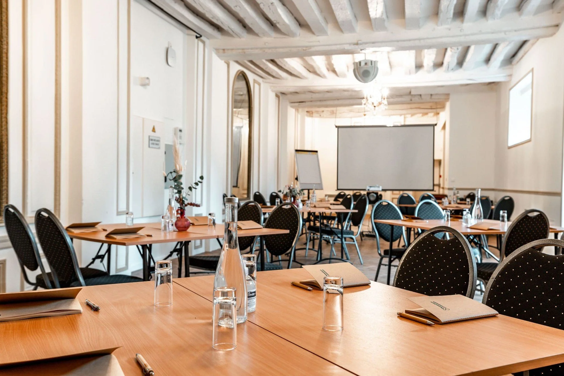 corporate retreat in a château in Vernon meeting room
