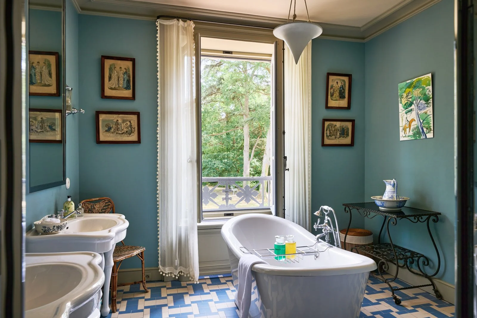 Luxury villa in Loire near Paris