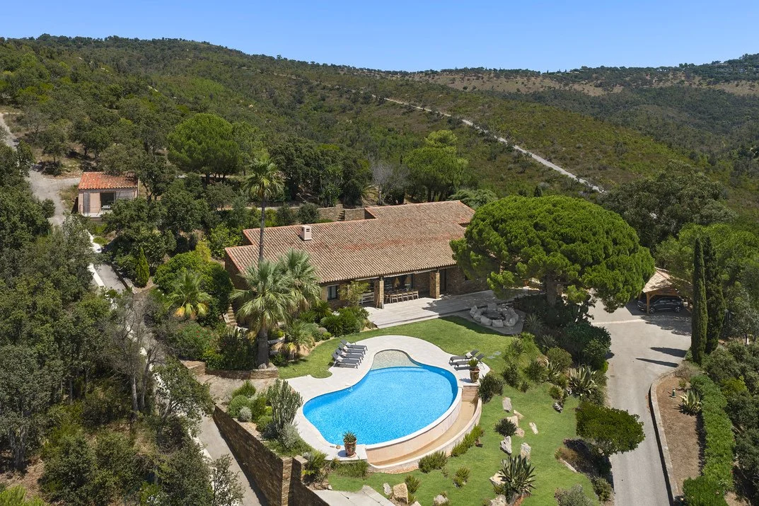 luxury villa in South of France in Bormes les Mimosas overlooking the sea