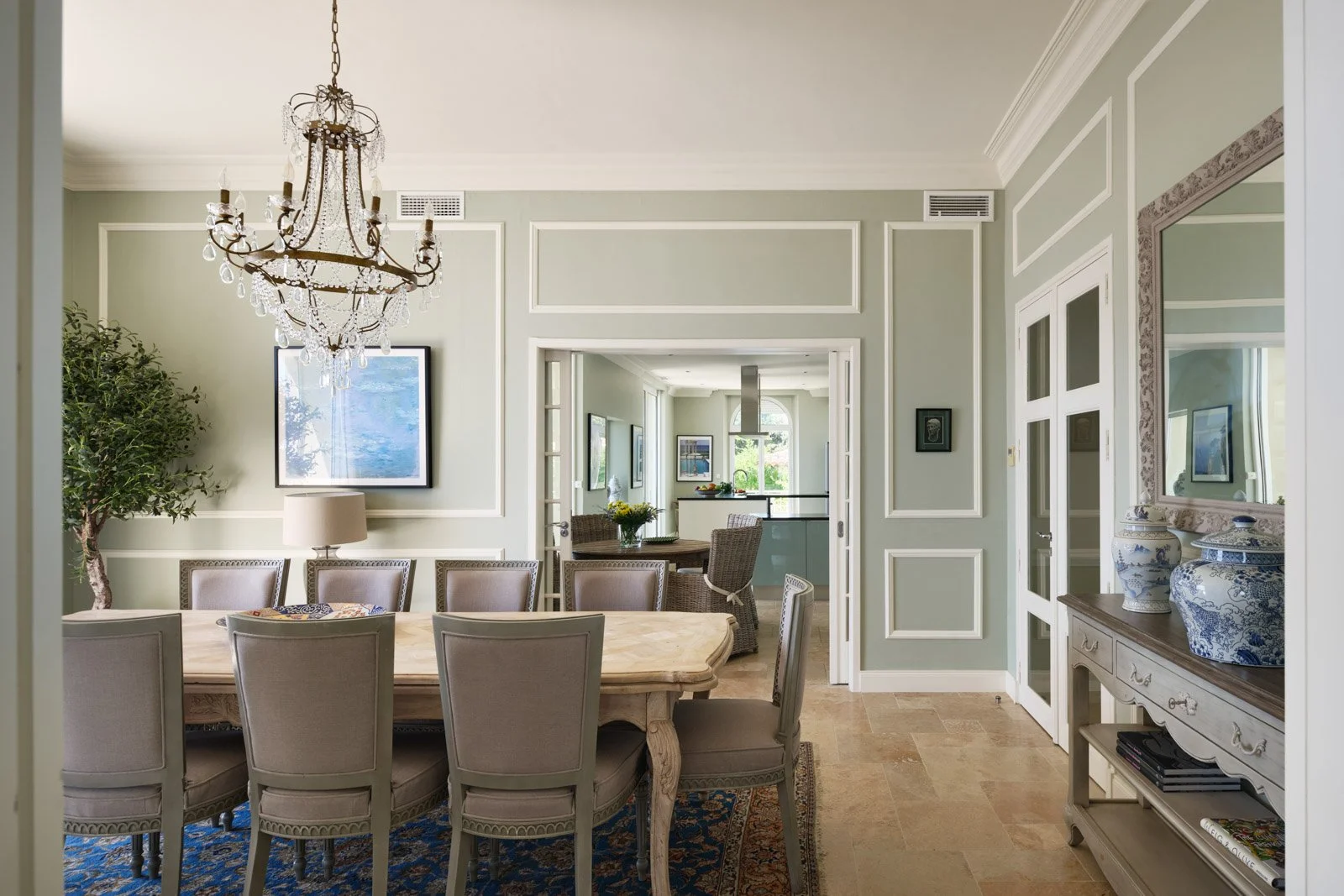 luxury villa in South of France in Sainte-Maxime sea-view dining room
