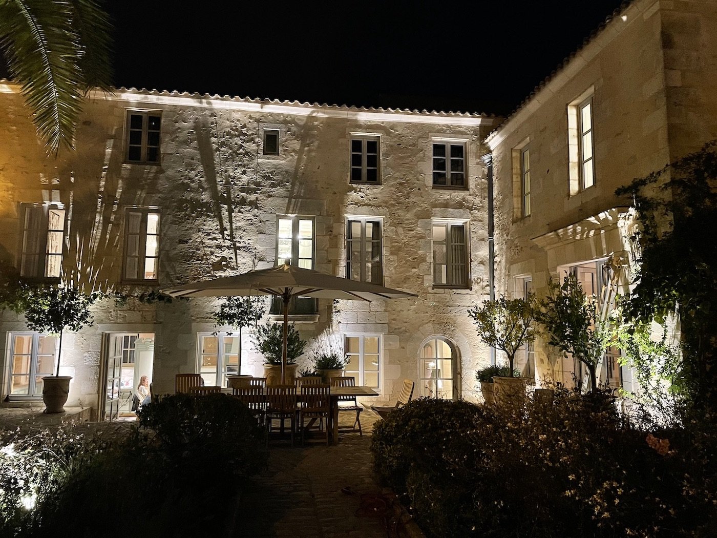 luxury villa Île de Ré by night